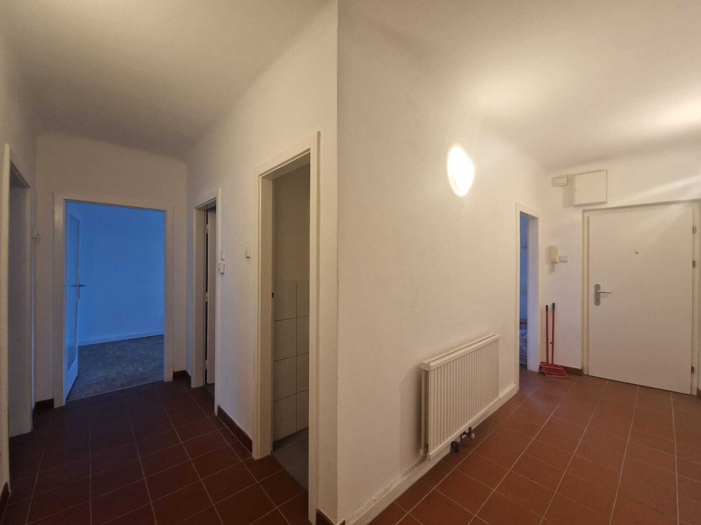 Wohnkomfort mit Lift: Gut geschnittene 2-Zimmer-Wohnung mit separater Küche