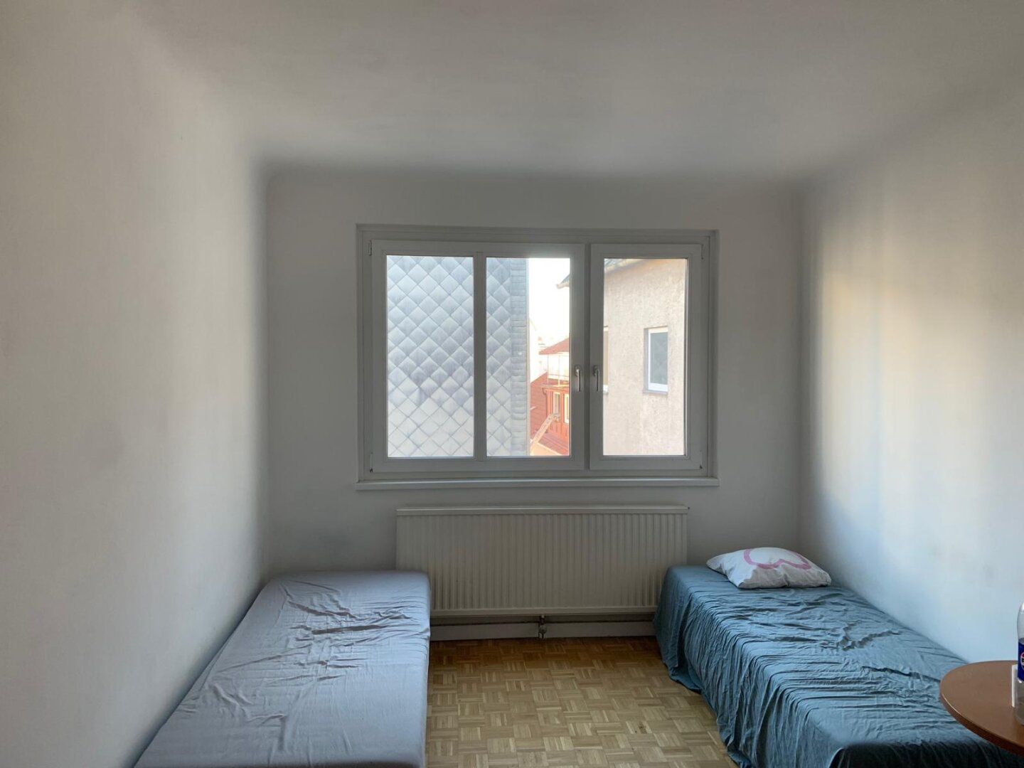 Wohnkomfort mit Lift: Gut geschnittene 2-Zimmer-Wohnung mit separater Küche