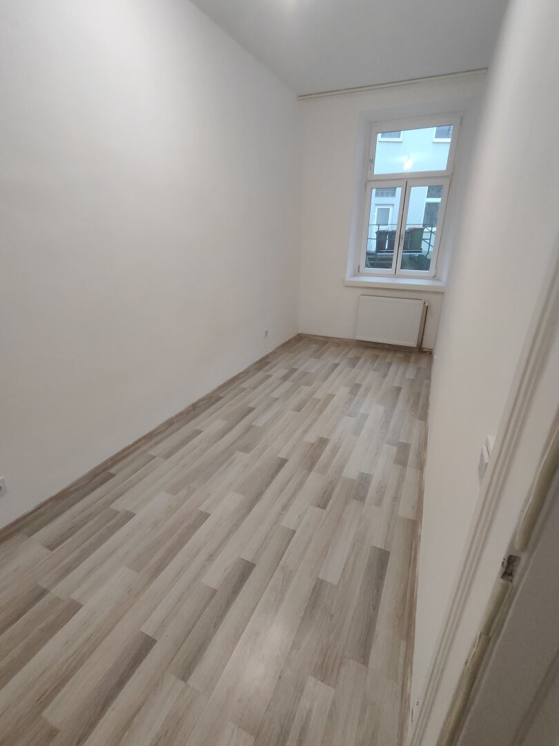 Kernsanierte 40m² Wohnung mit Einbauküche  in 1140 Wien – Top Preis!