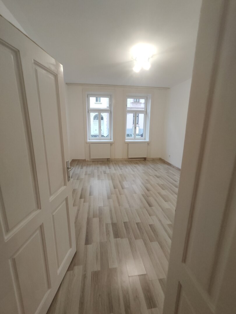 Topsanierte 40m² Wohnung mit Einbauküche  in 1140 Wien – Top Preis!