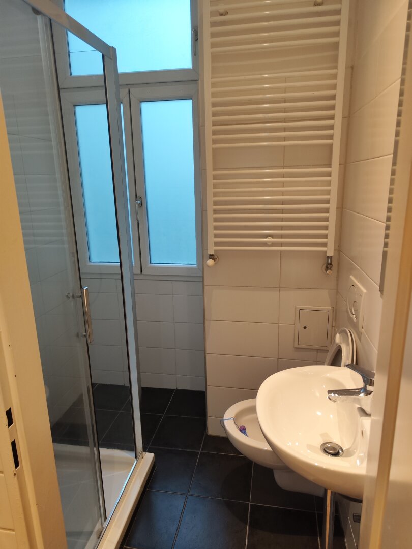 Topsanierte 40m² Wohnung mit Einbauküche  in 1140 Wien – Top Preis!