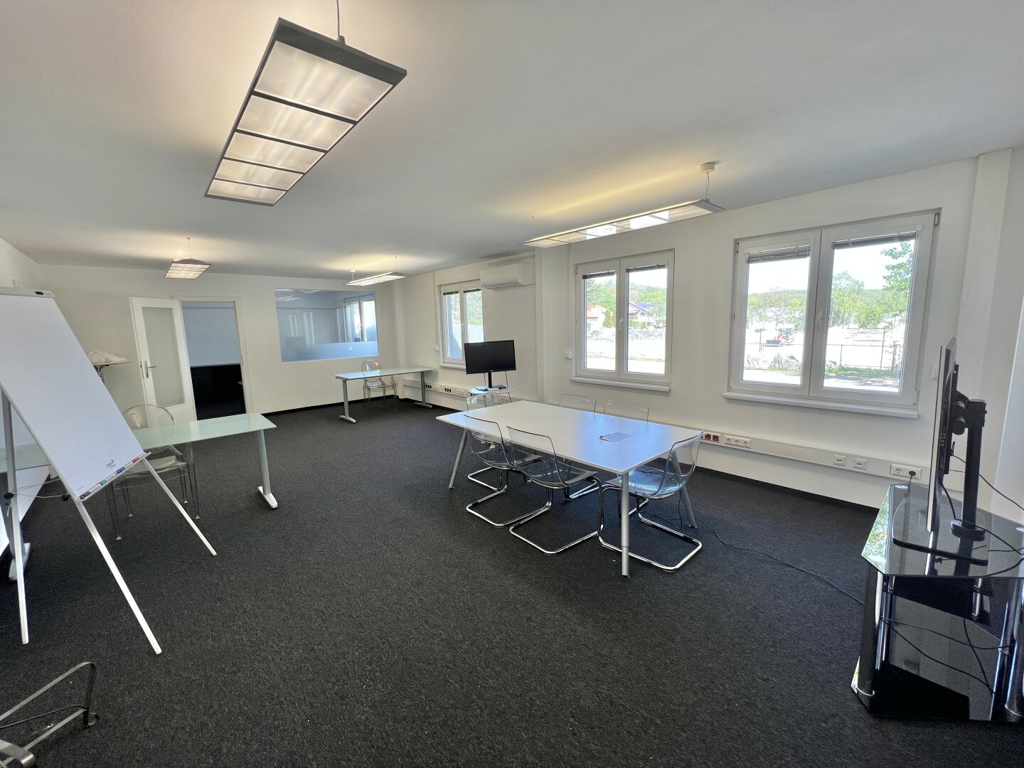 BÜRO - SCHAURAUM - LAGERRAUM - KOOPERATION JEDER ART