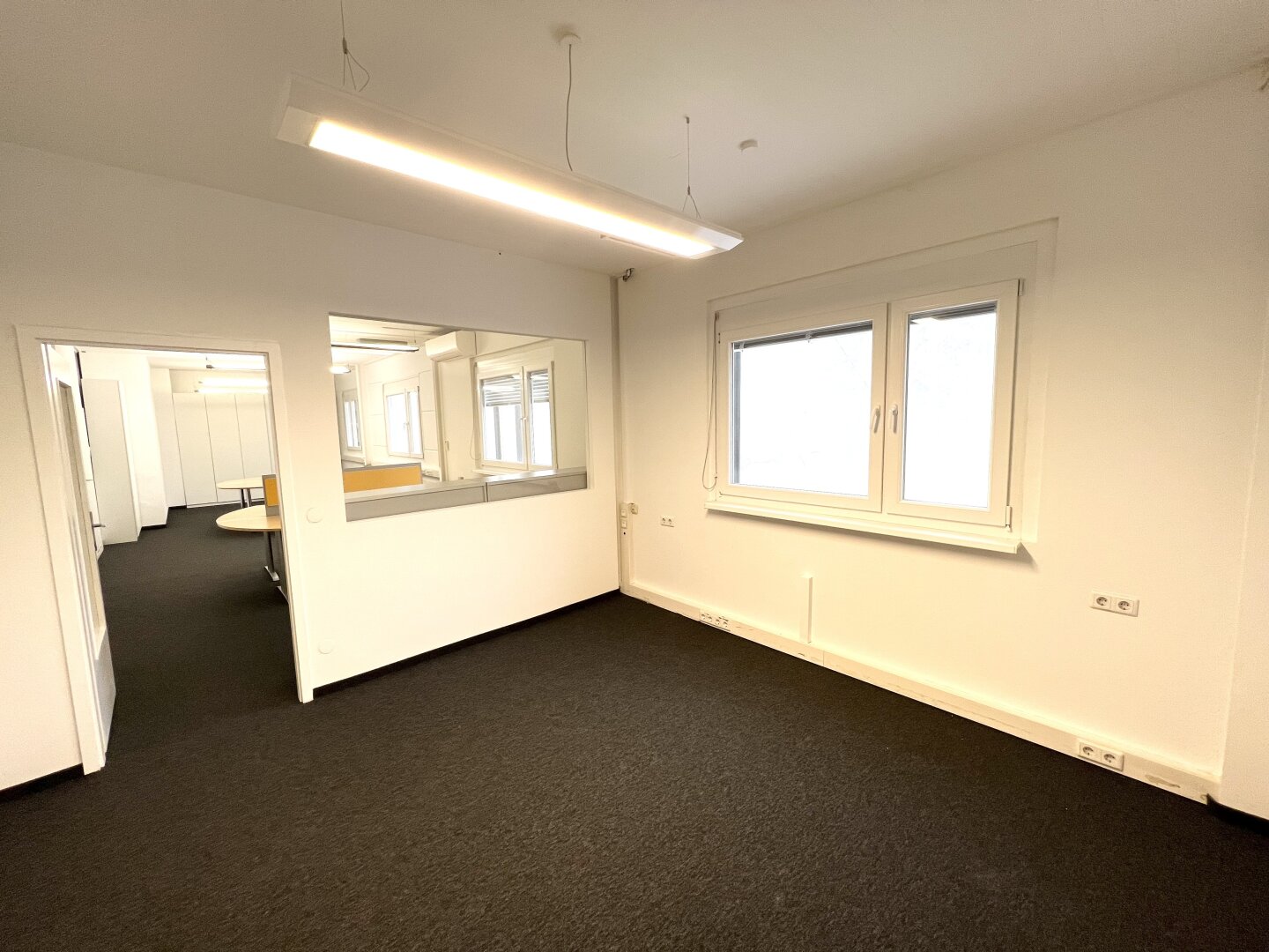 BÜRO - SCHAURAUM - LAGERRAUM - KOOPERATION JEDER ART