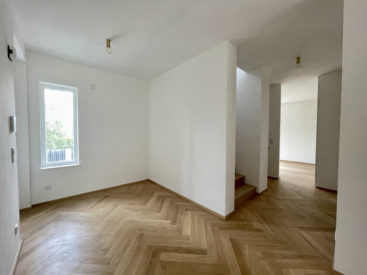 Exklusives Traumhaus im Grünen mit Fernblick & großem Pool in Klosterneuburg - Neubau