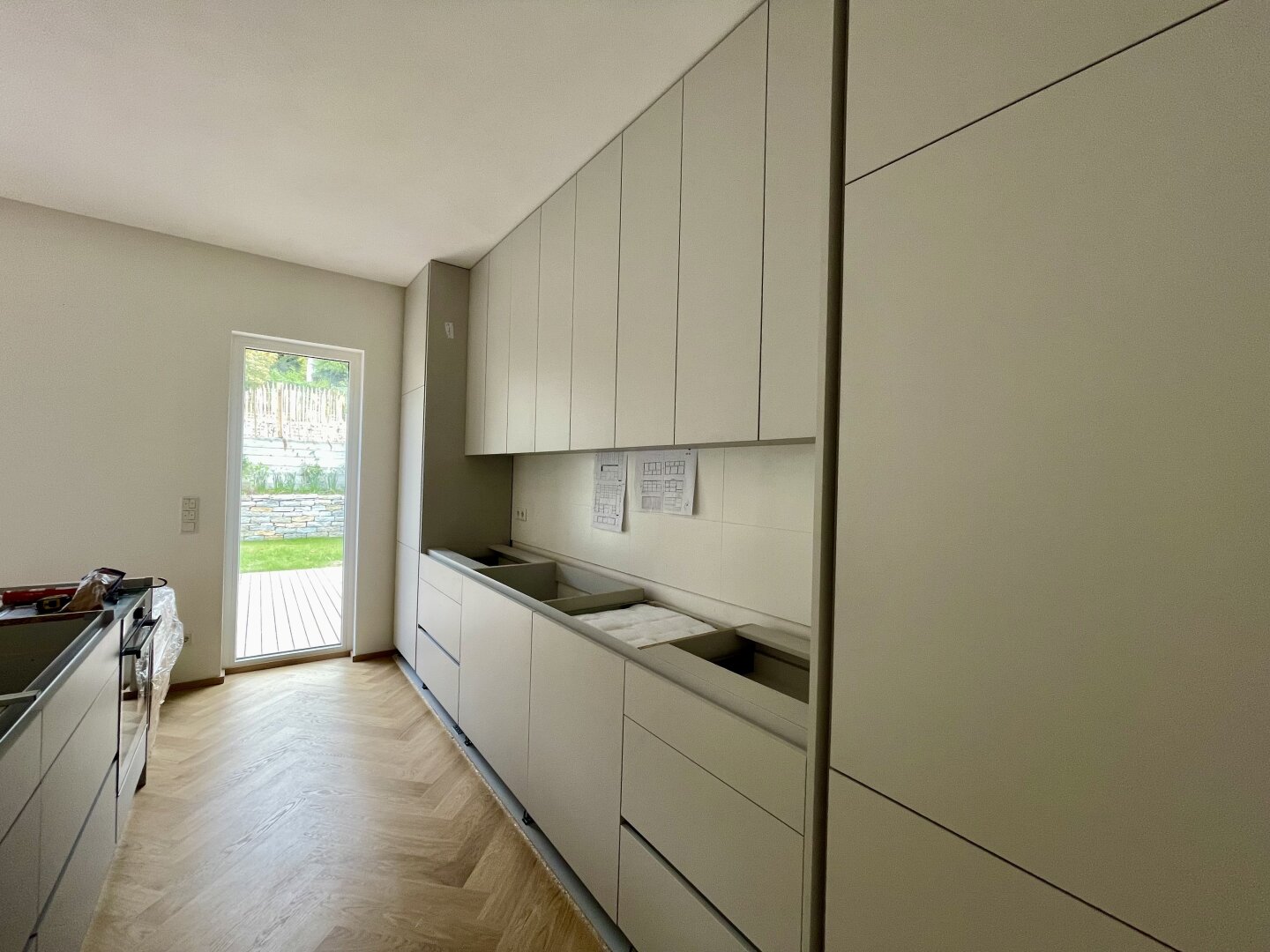 Exklusives Traumhaus im Grünen mit Fernblick & großem Pool in Klosterneuburg - Neubau