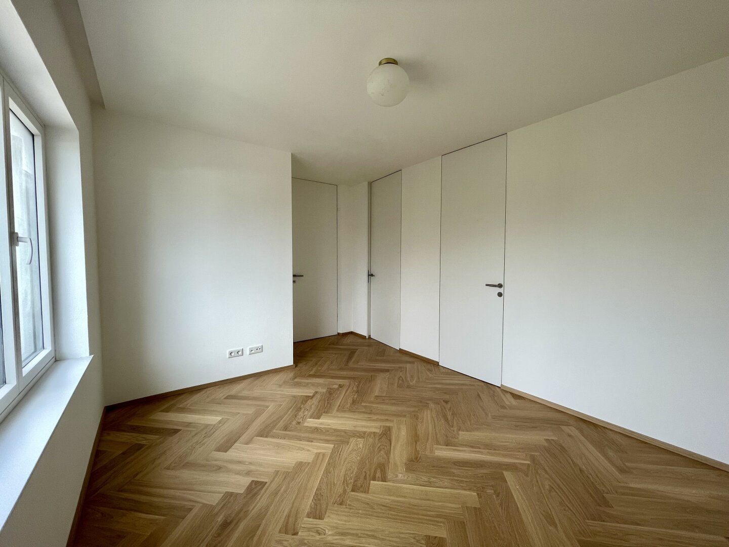 Exklusives Traumhaus im Grünen mit Fernblick & großem Pool in Klosterneuburg - Neubau