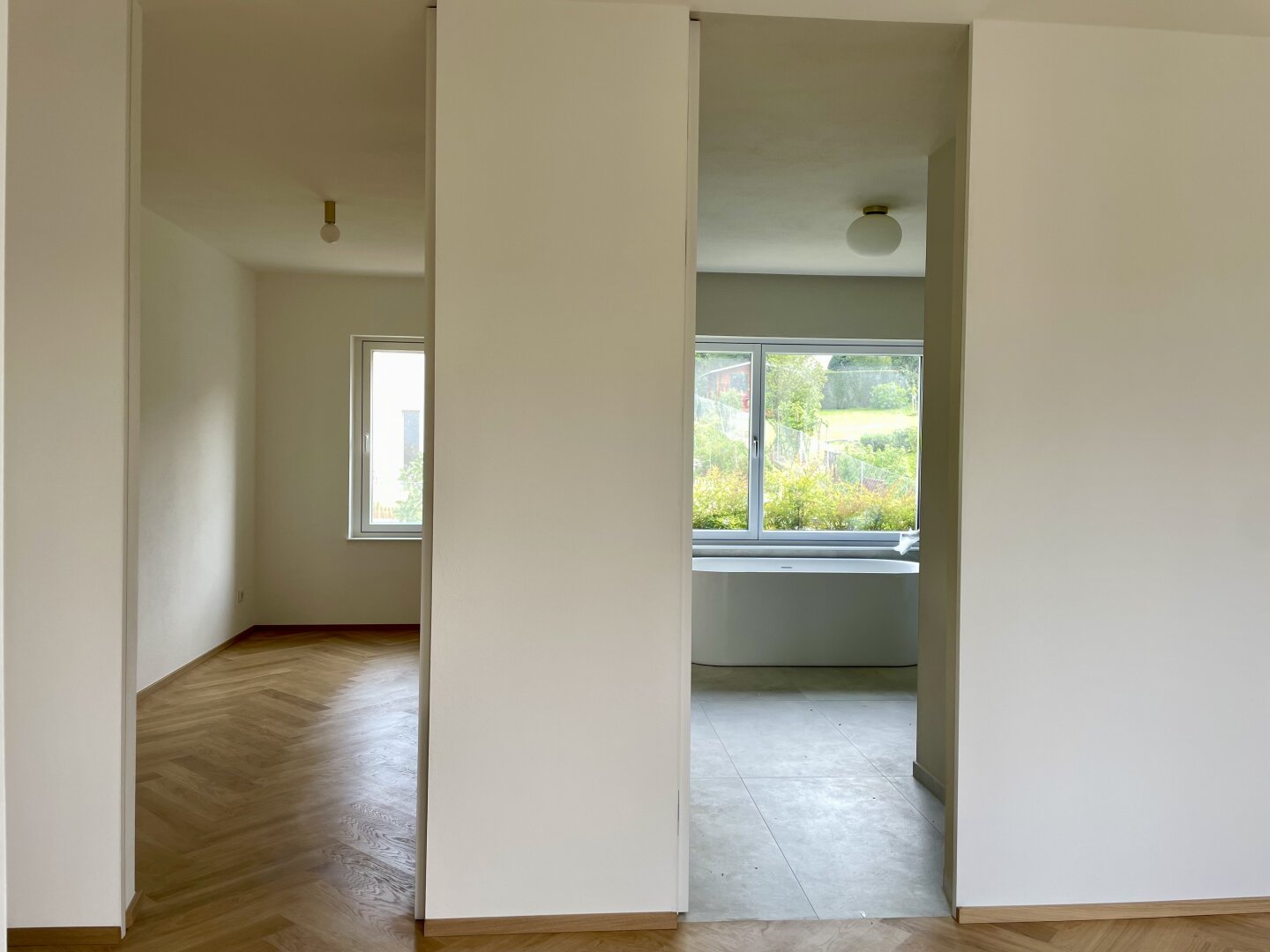 Exklusives Traumhaus im Grünen mit Fernblick & großem Pool in Klosterneuburg - Neubau