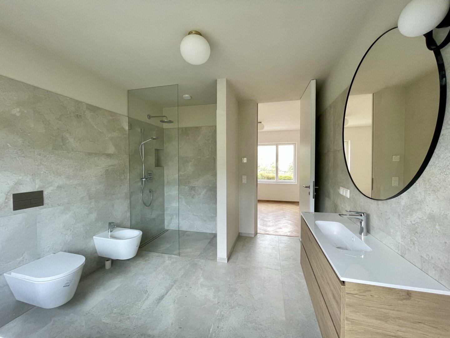 Exklusives Traumhaus im Grünen mit Fernblick & großem Pool in Klosterneuburg - Neubau