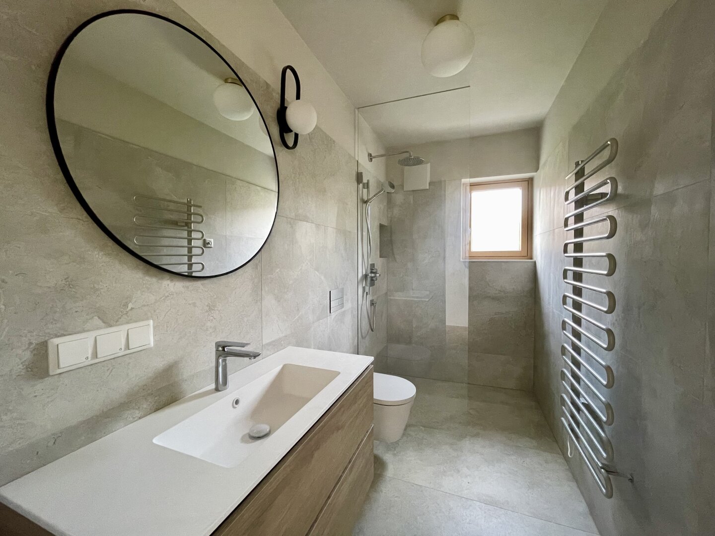 Exklusives Traumhaus im Grünen mit Fernblick & großem Pool in Klosterneuburg - Neubau