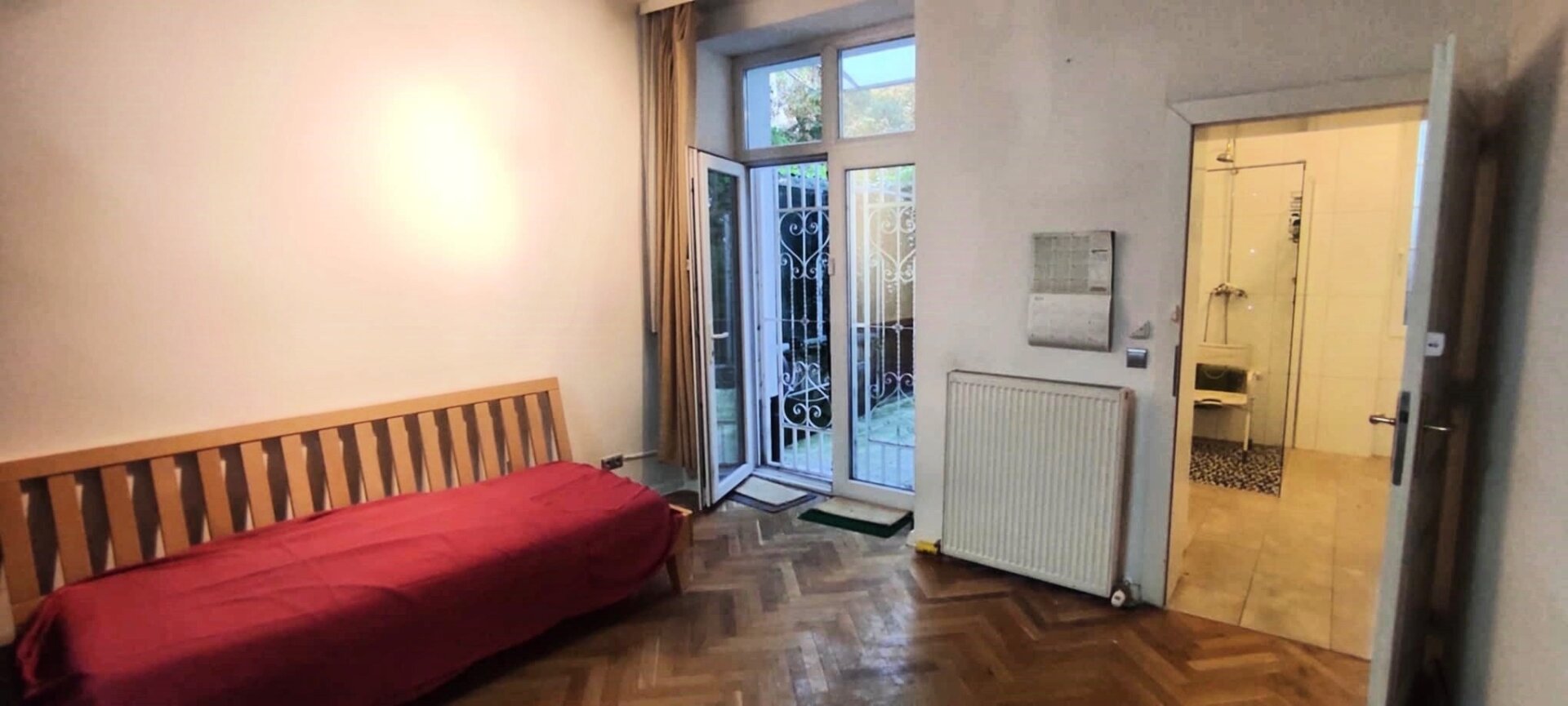 ***SANIERUNGSBEDÜRFTIGTE VILLA IN NOBLER LAGE - 4 EBENEN MIT LIFT, GARAGE UND GARTEN ***