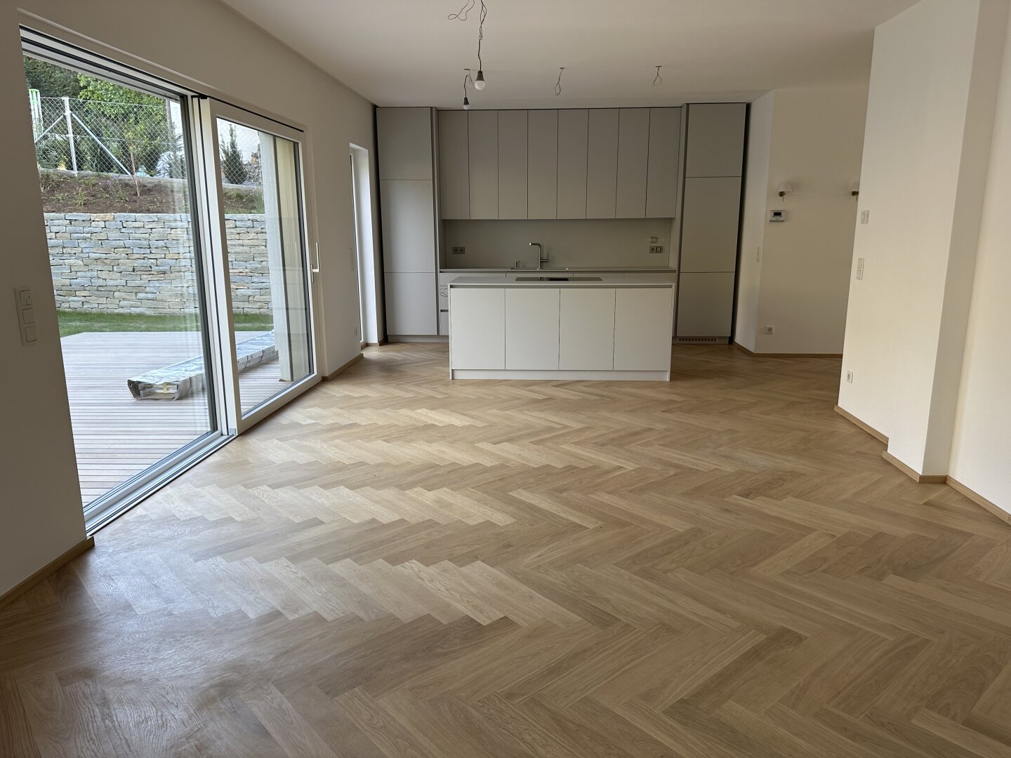 Exklusives Einfamilienhaus mit großem Pool und Fernsicht