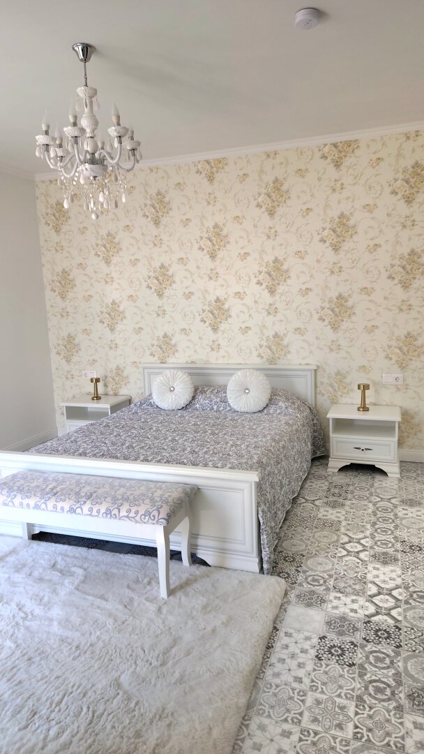 TRAUMHAUS GEFUNDEN! Neuwertige Doppelhaushälfte mit 4 Zimmern und vielen Freiflächen in TOP Lage in Berndorf zu verkaufen!