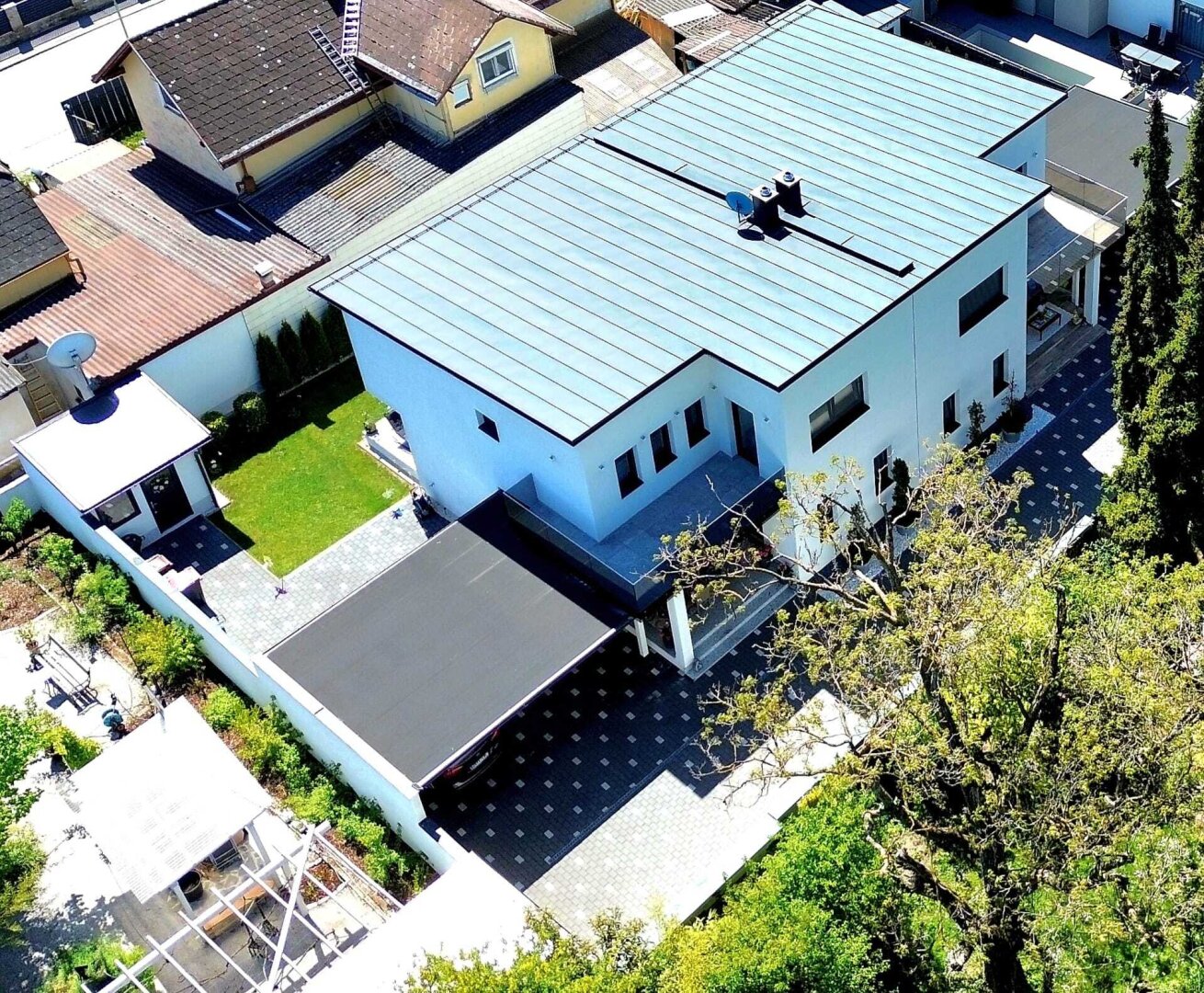 KOFFER PACKEN UND EINZIEHEN! ZWEITE Neuwertige Doppelhaushälfte mit 4 Zimmern und vielen Freiflächen in TOP Lage in Berndorf zu verkaufen!