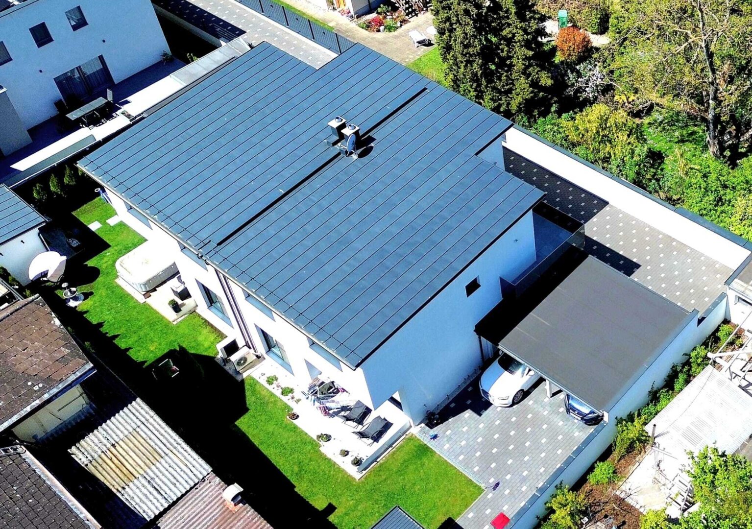 KOFFER PACKEN UND EINZIEHEN! ZWEITE Neuwertige Doppelhaushälfte mit 4 Zimmern und vielen Freiflächen in TOP Lage in Berndorf zu verkaufen!