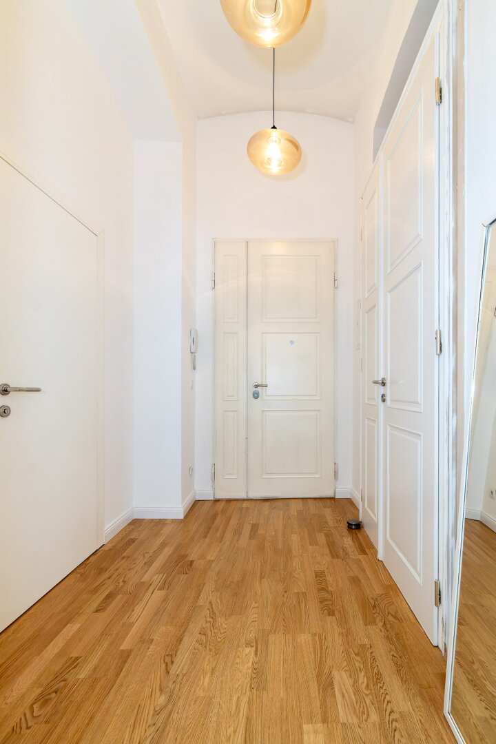 Wohnen beim Naschmarkt: Stilvolle 2-Zimmer-Wohnung mit Terrasse & Wohlfühlkomfort in ruhiger Innenhoflage