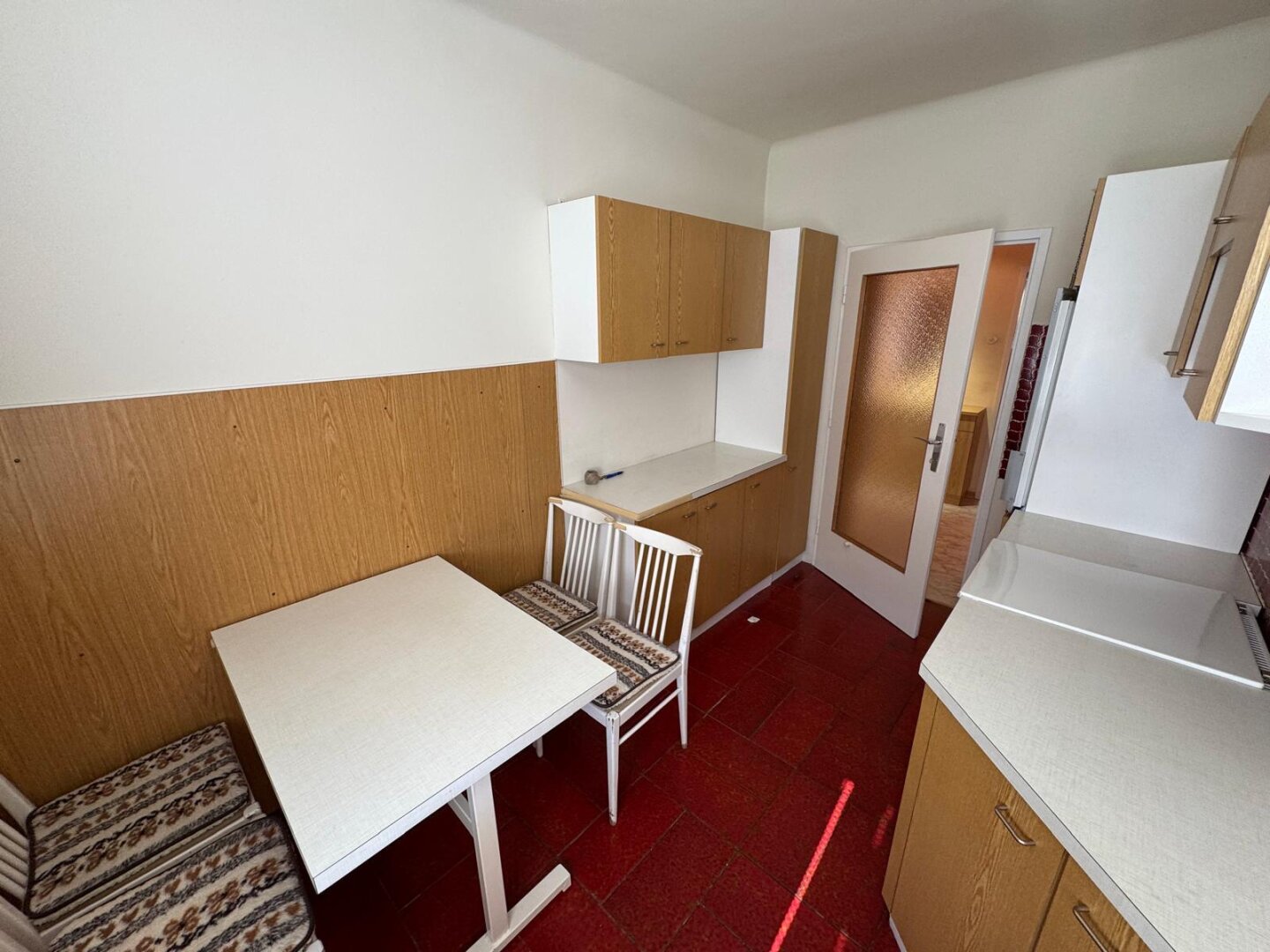 Sanierungsbedürftige 4-Zimmer Wohnung in Ruhelage