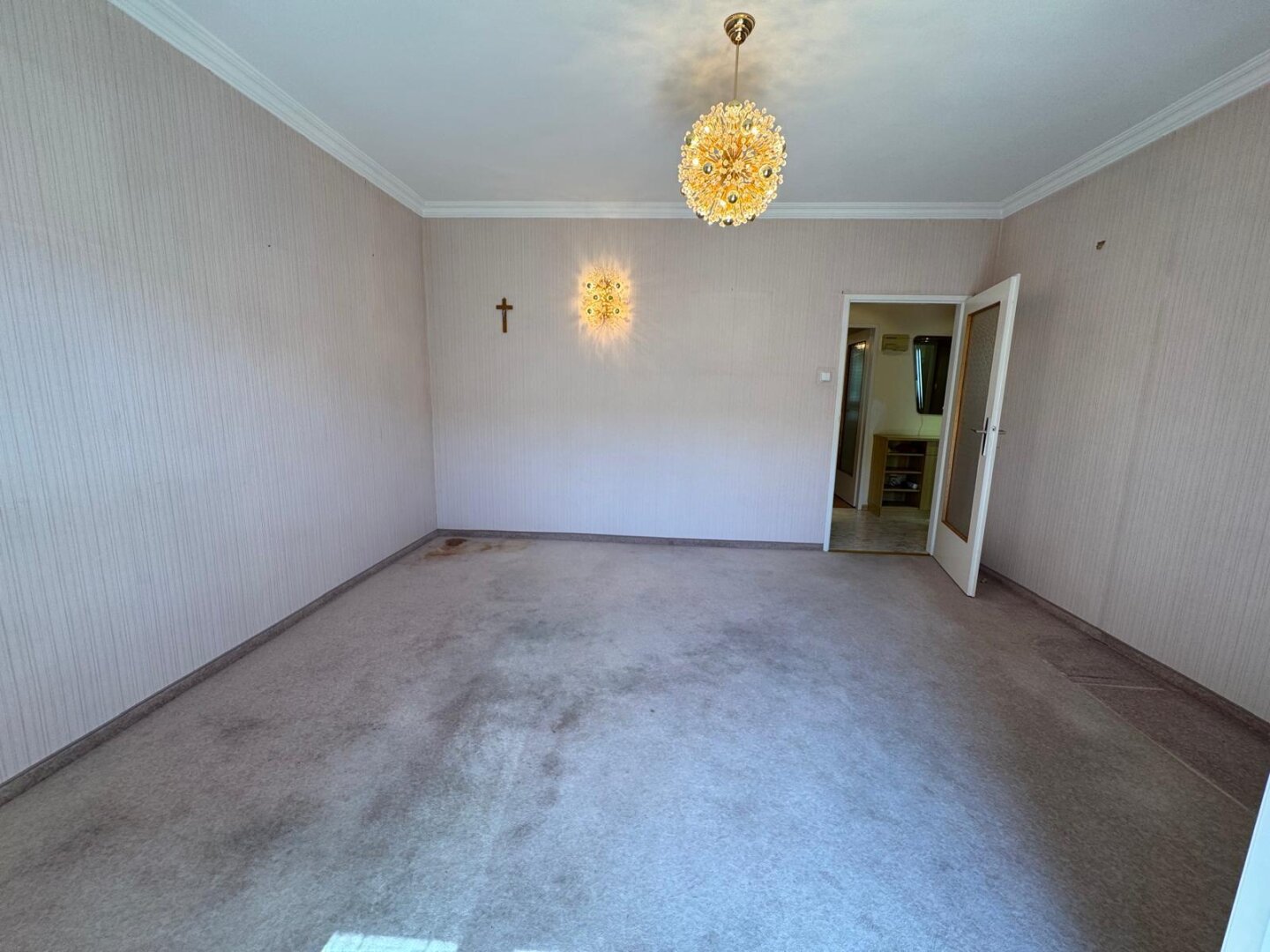 Sanierungsbedürftige 4-Zimmer Wohnung in Ruhelage