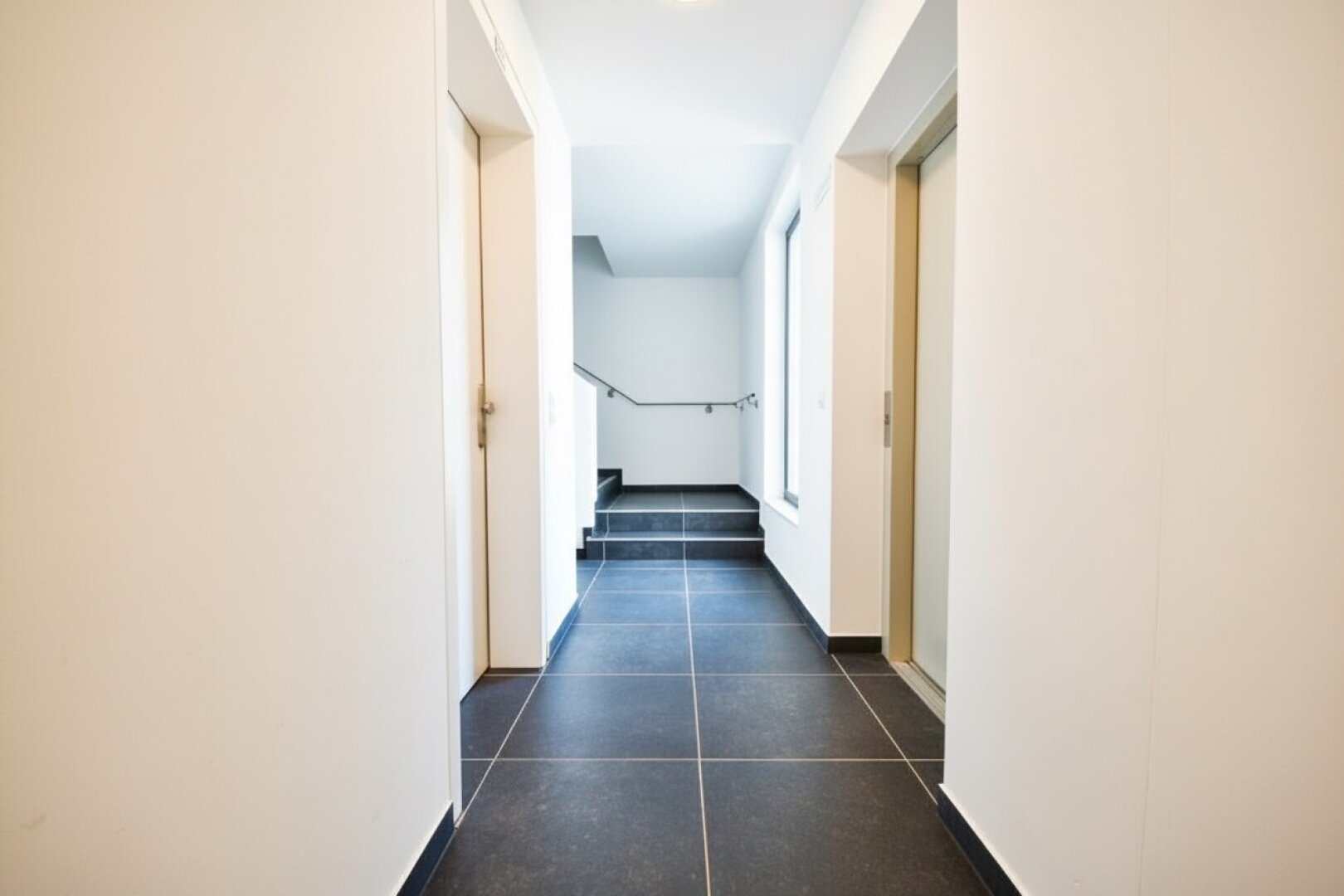 Exklusives Dachgeschoss-Domizil mit Loggia in urbaner Toplage