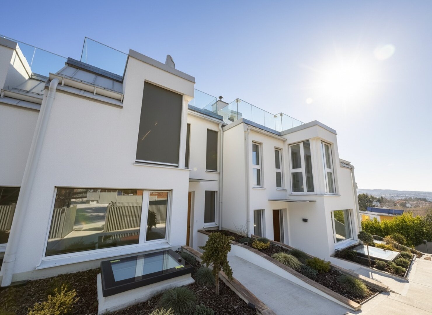 THE UNIQUE HILL SIDE RESIDENCES