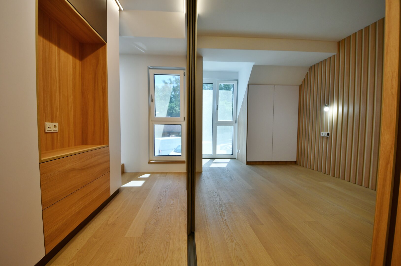 Erstbezug - Design-Domizil mit Dachterrasse und Garten in Hietzinger Grünlage