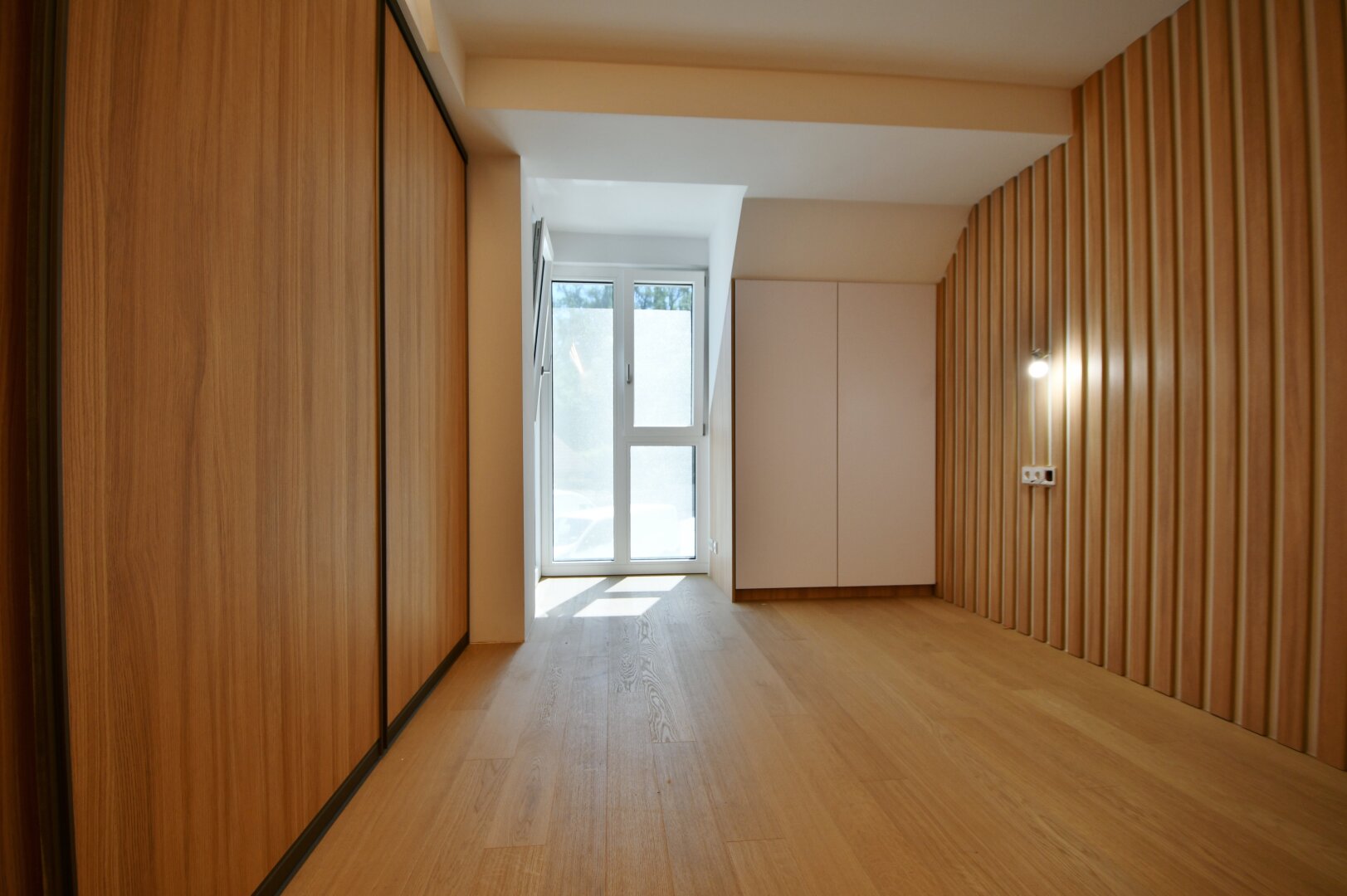 Erstbezug - Design-Domizil mit Dachterrasse und Garten in Hietzinger Grünlage