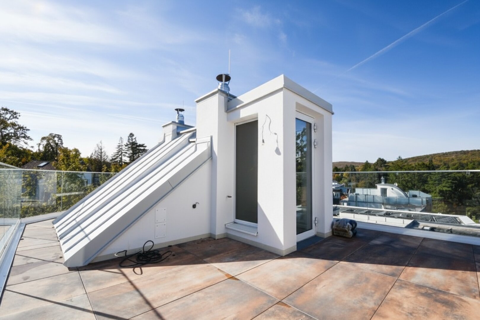Erstbezug - Design-Domizil mit Dachterrasse und Garten in Hietzinger Grünlage