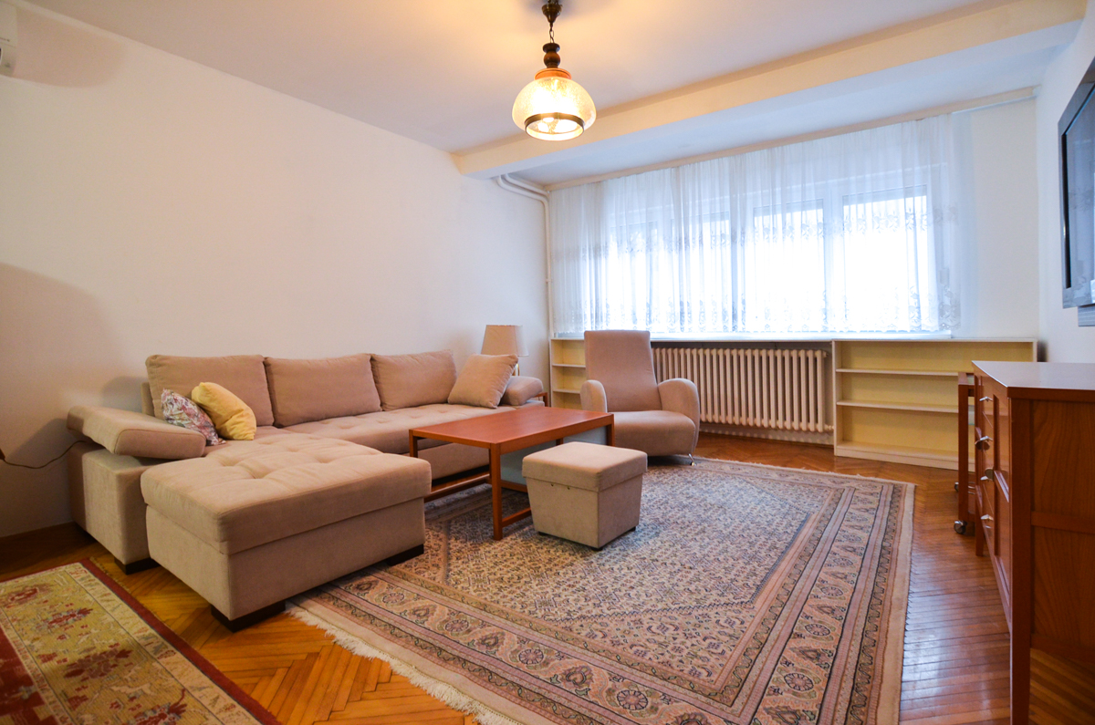 Zweizimmer-Wohnung möbliert mit 55m², in attraktiver Lage, Straße Jezero, Bezirk Centar