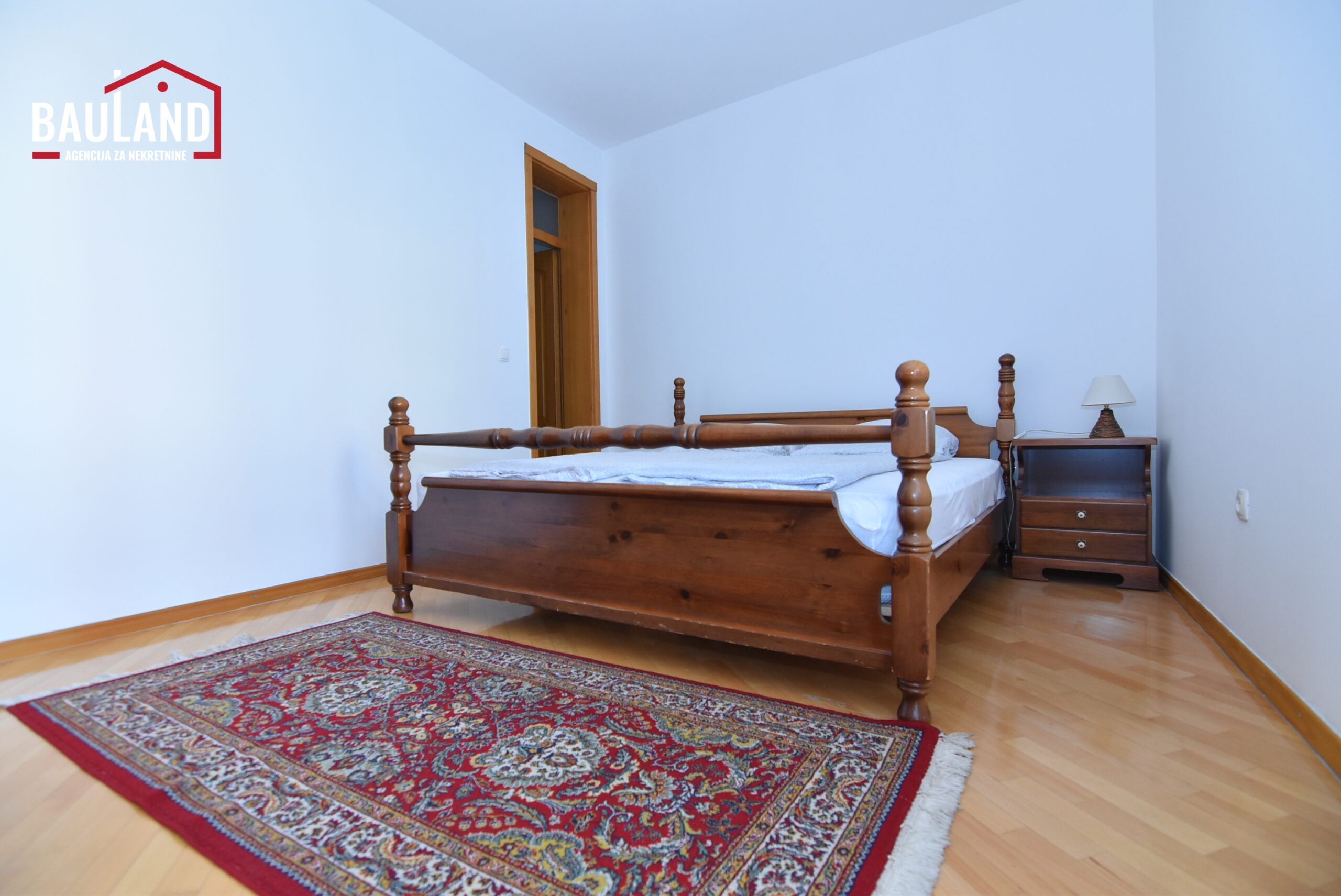 11 iznajmljuje se četverosoban stan u ulici Alipašina Općina Centar