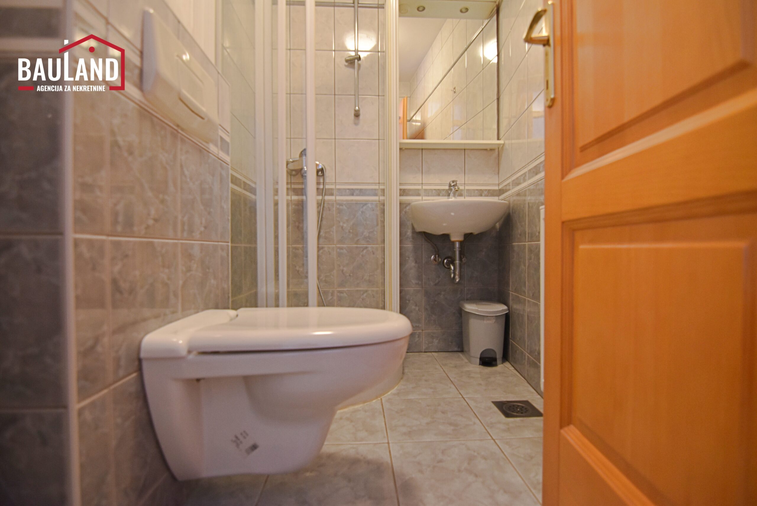 12 stan za najam 110m2 U centru - Copy