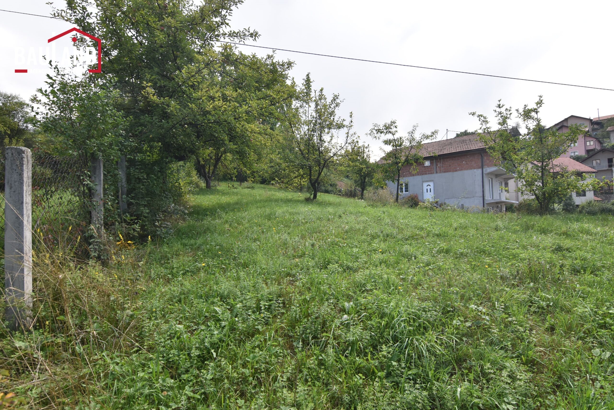10 prodaje se zemljišna parcela u naselju Sutice Općina Hadžići