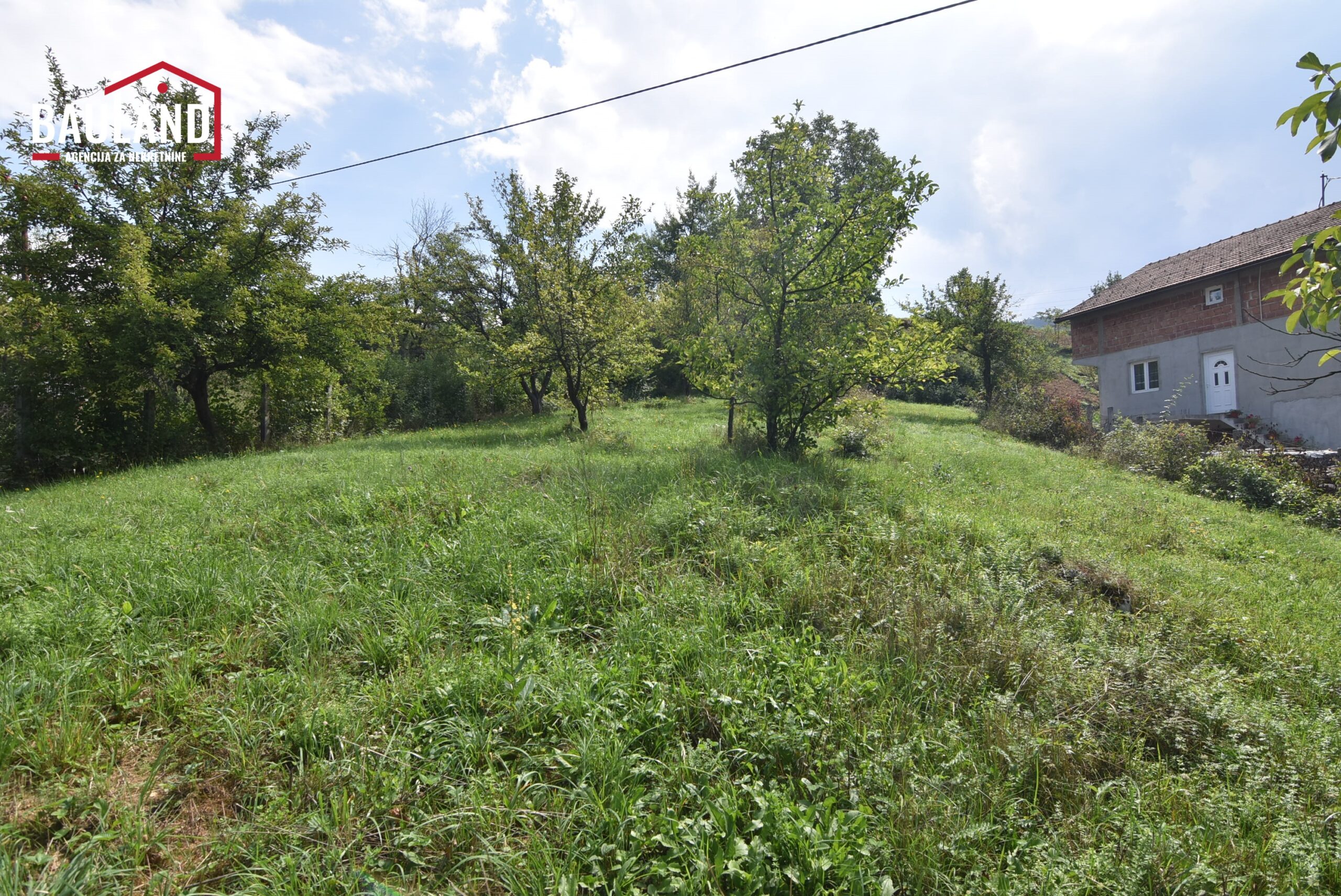 11 parcela za prodaju