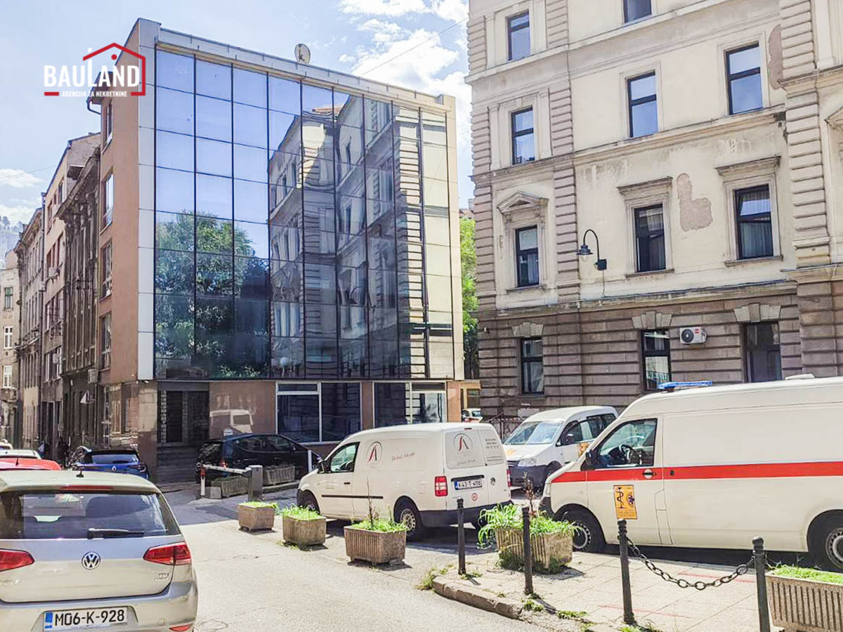 CHANCEN FÜR INVESTITION!!! BAULAND verkauft Geschäftshaus an attraktiver Lage im Zentrum der Stadt, Marijin Dvor.