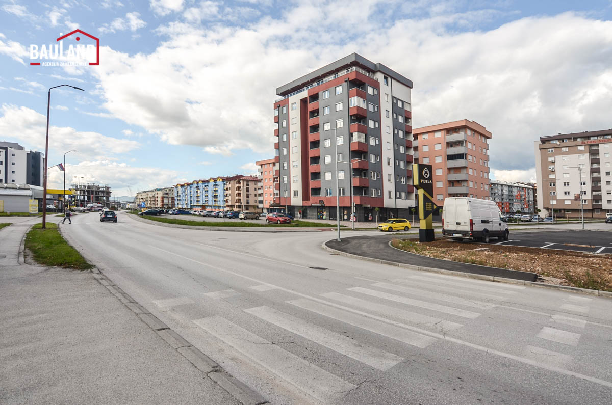 NEUBAU! Geschäftslokal im Erdgeschoss eines Mehrfamilienhauses mit 361m² Fläche in der Hilandarska-Straße, Istočno Sarajevo