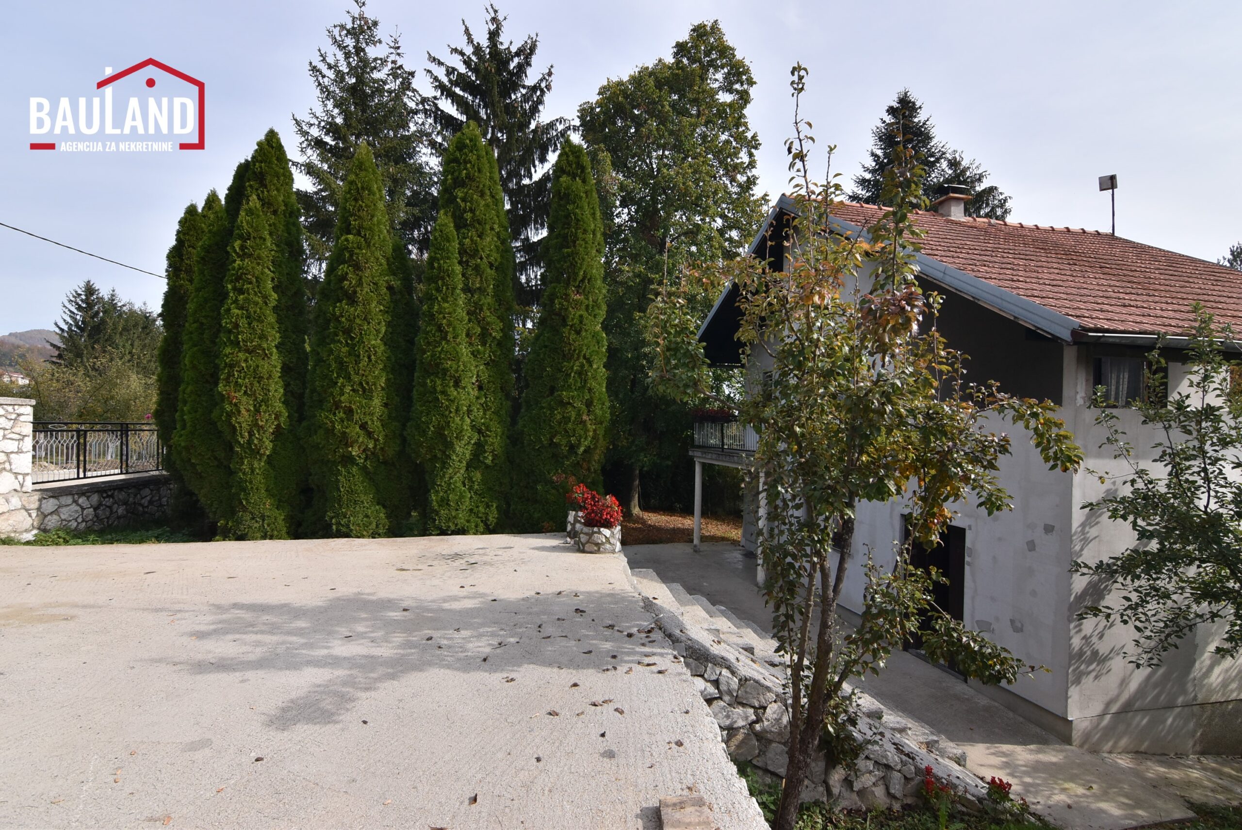 05 kuća za prodaju 65m² izgrađena na parceli 1290m²