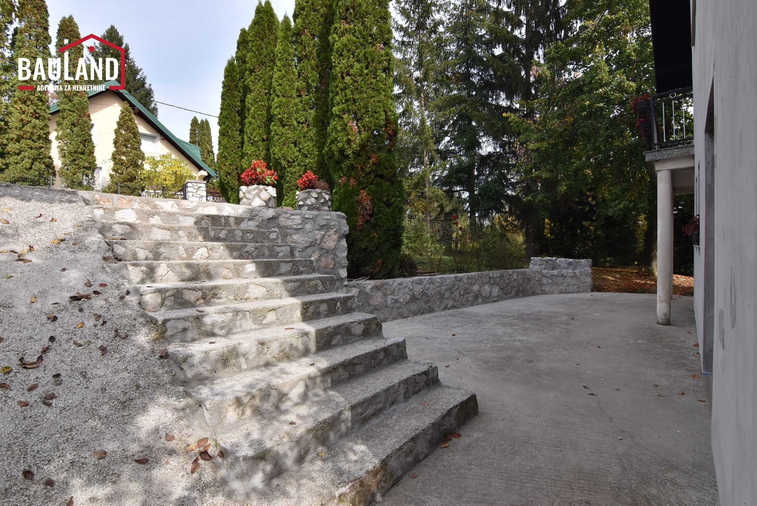 06 prodaje se kuća u naselju Gornje Vlakovo Općina Ilidža