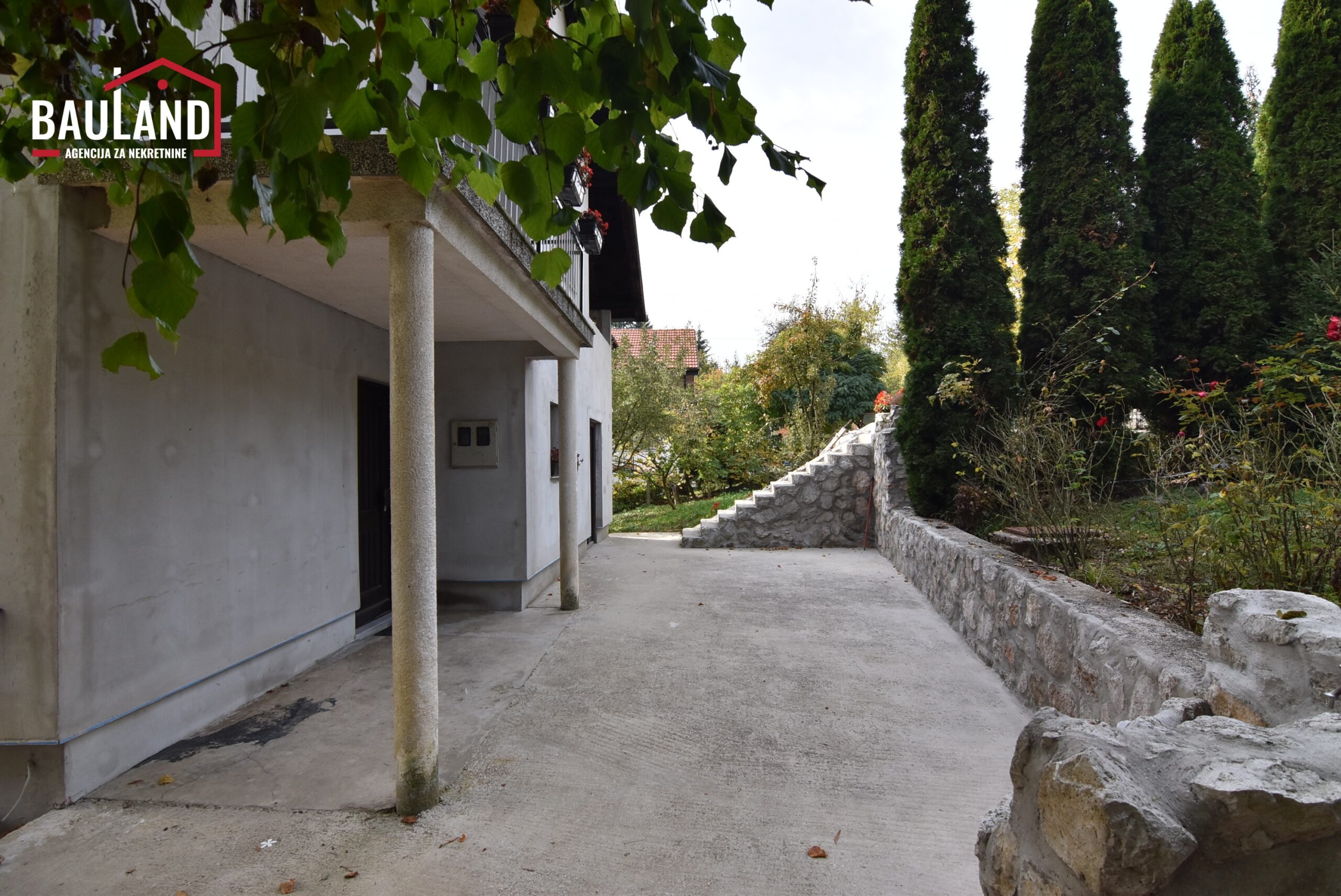 08 kuća za prodaju 65m² izgrađena na parceli 1290m²