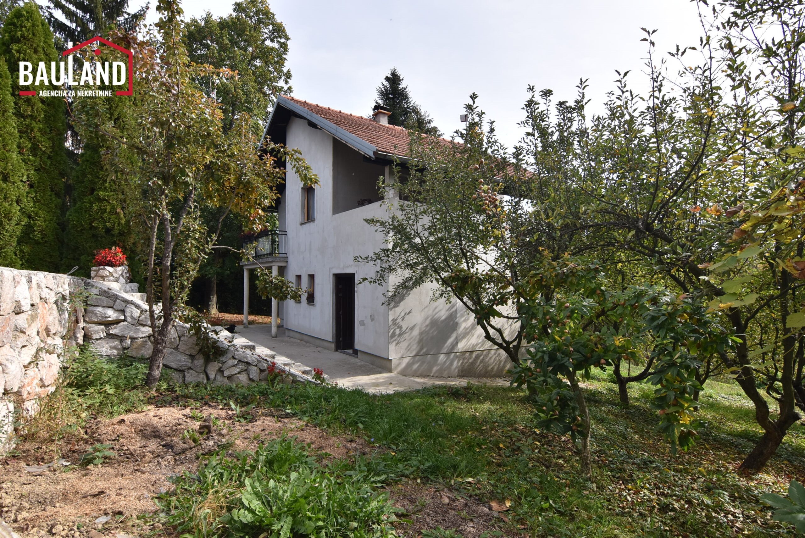 21 na prodaju kuća izgrađena na parceli od 1290m² u naselju Gornje Vlakovo