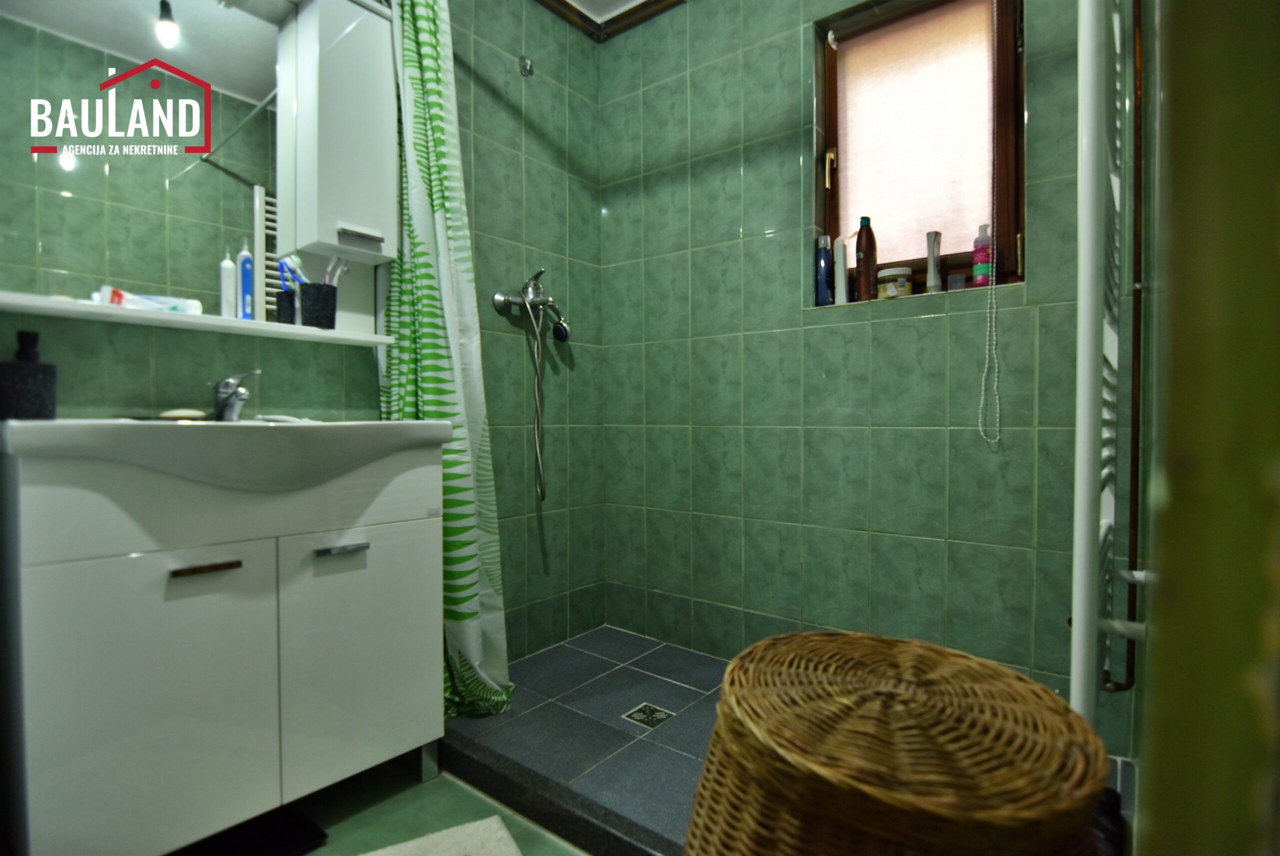 16 prodaja kuće 65m² sa garažom