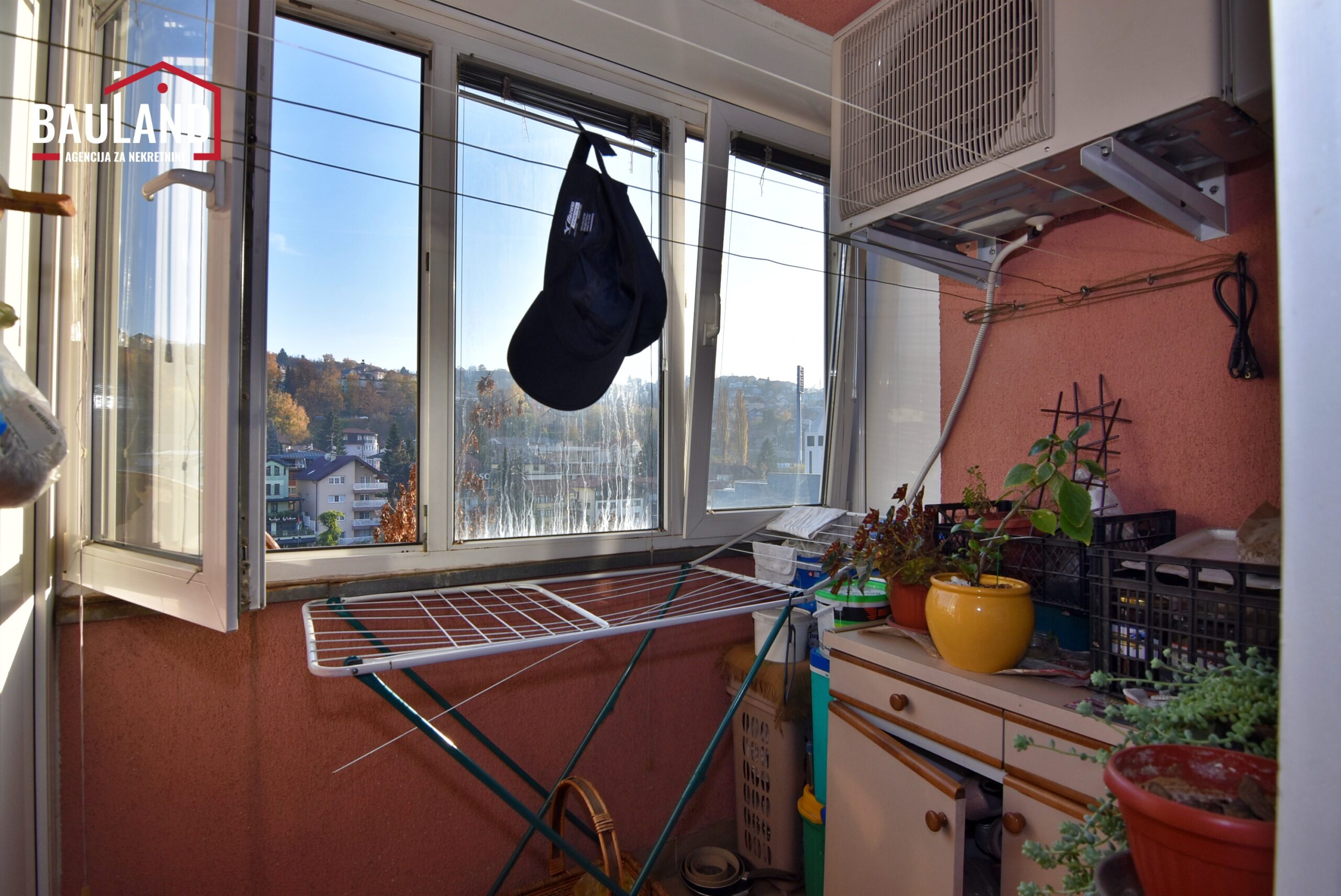 06 na prodaju dvoetažni namješten stan na Grbavici Novo Sarajevo