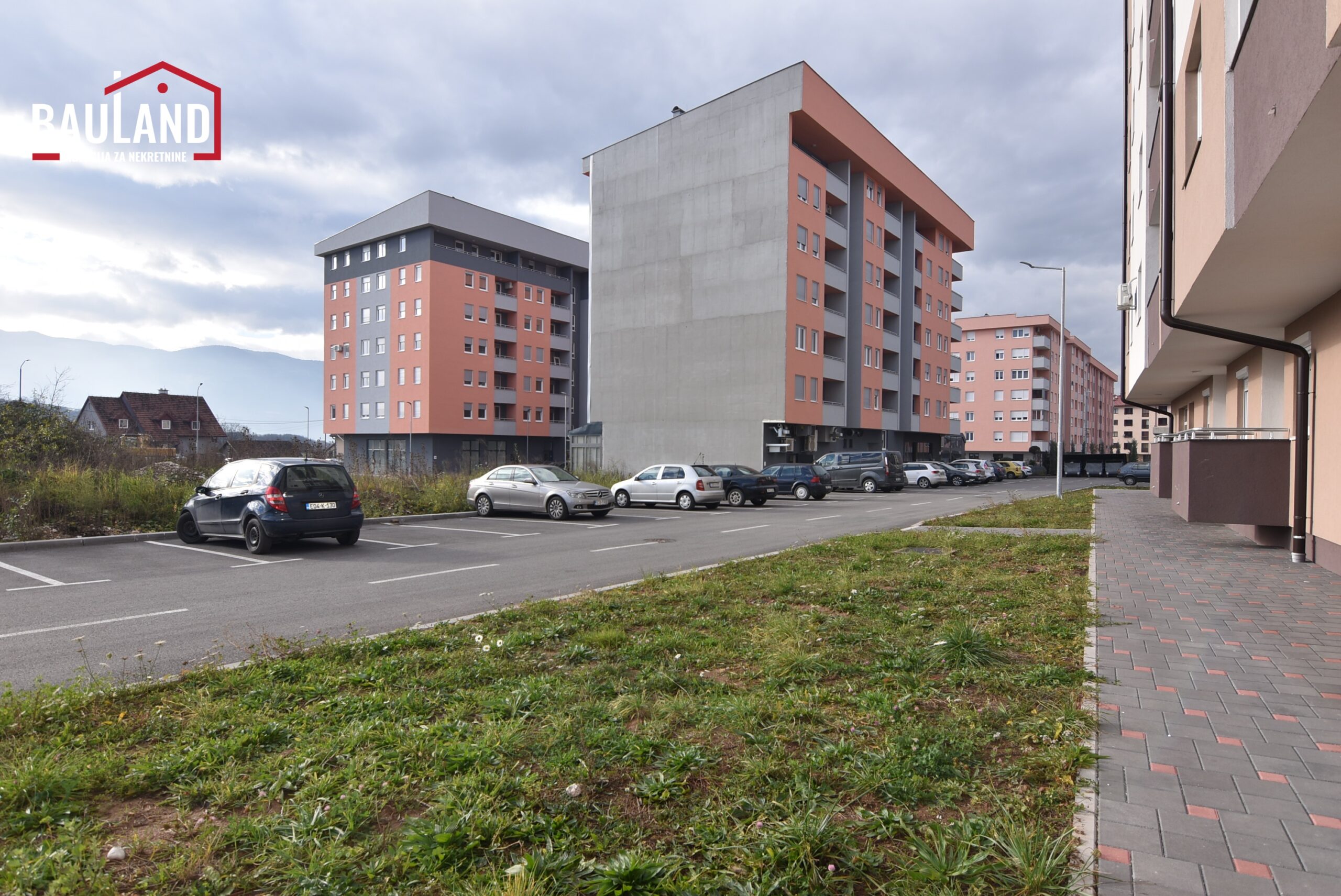 04 na prodaju građevinska parcela površine 618m2 Lukavica