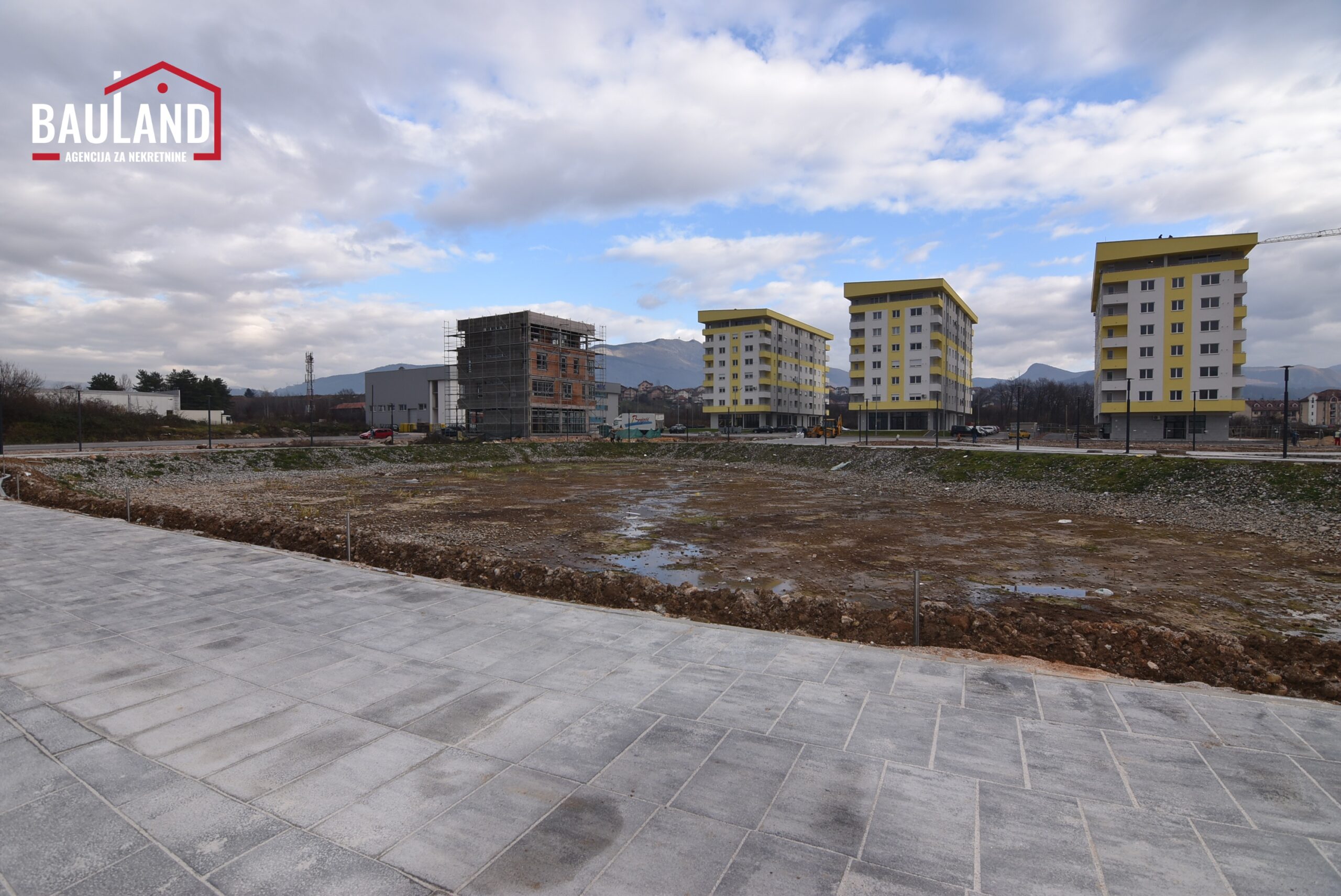 10 parcela za prodaju 618m2