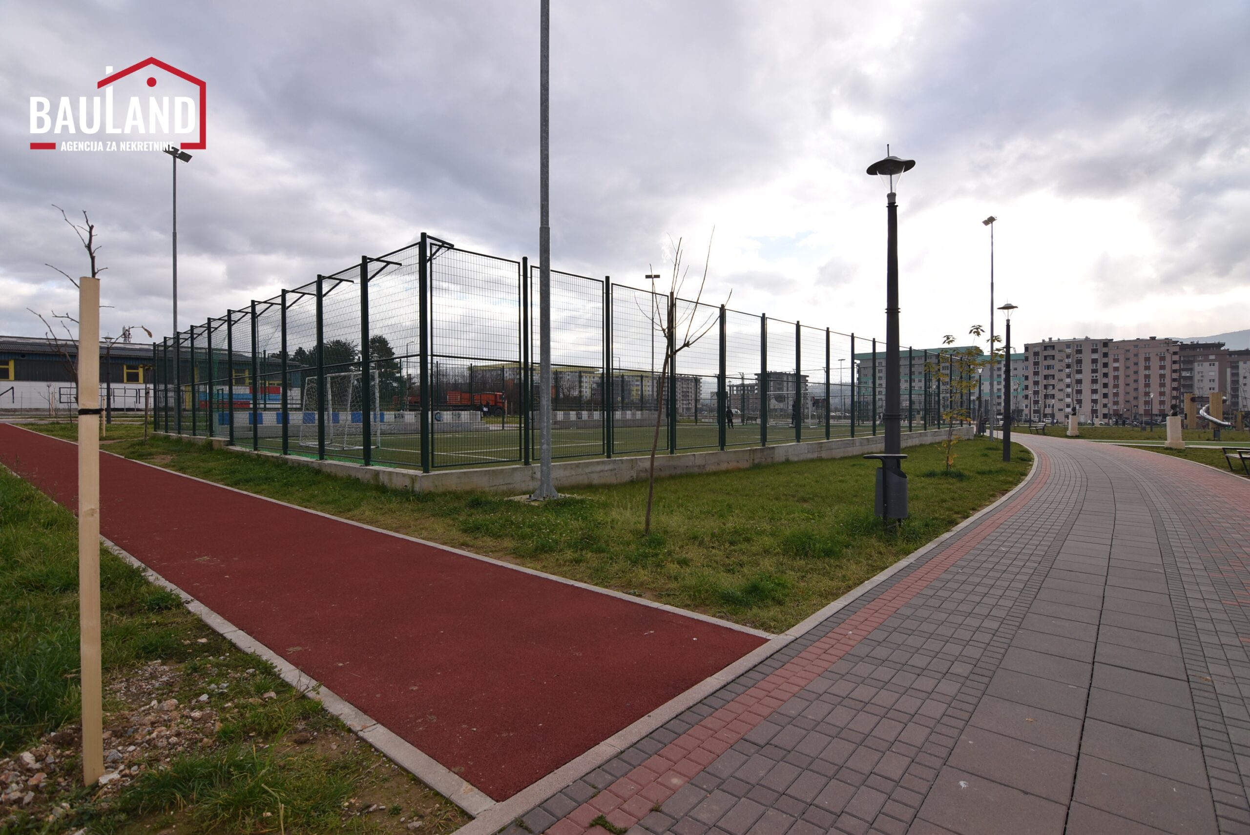 12 građevinska parcela za zgradu površine 618m2