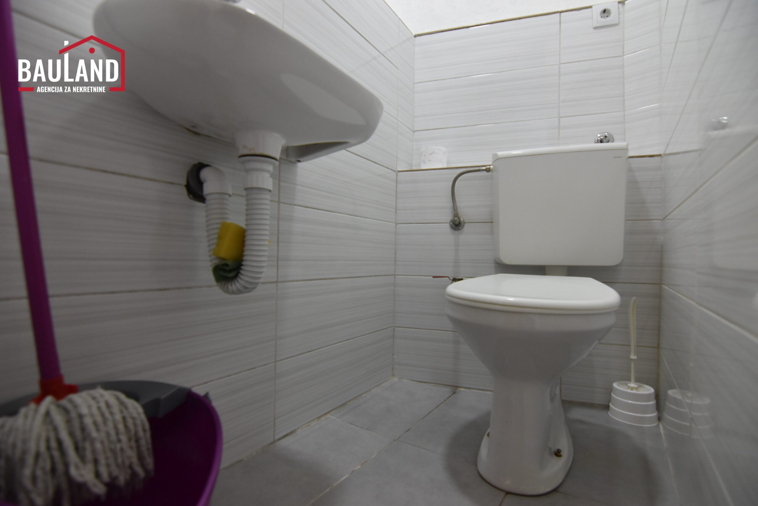 04 poslovni prostor za najam Stari Grad