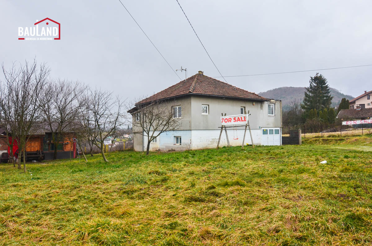 Haus mit P1-Etage mit einer Gesamtfläche von 102 m² auf großzügigem Grundstück mit Panoramablick in der Siedlung Miševići, Gemeinde Hadžići