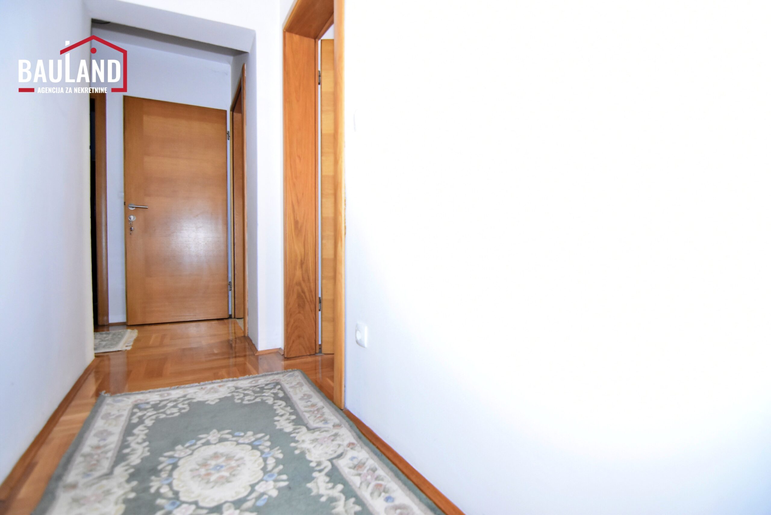 10 stan za najam 100m2 I sprat u privatnoj kući naselje Bjelave