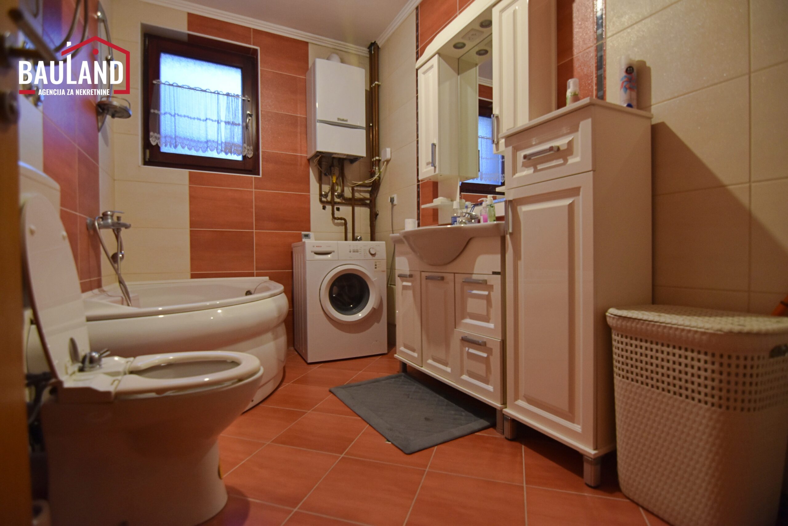 12 stan za iznajmljivanje 100m2 I sprat privatna kuća