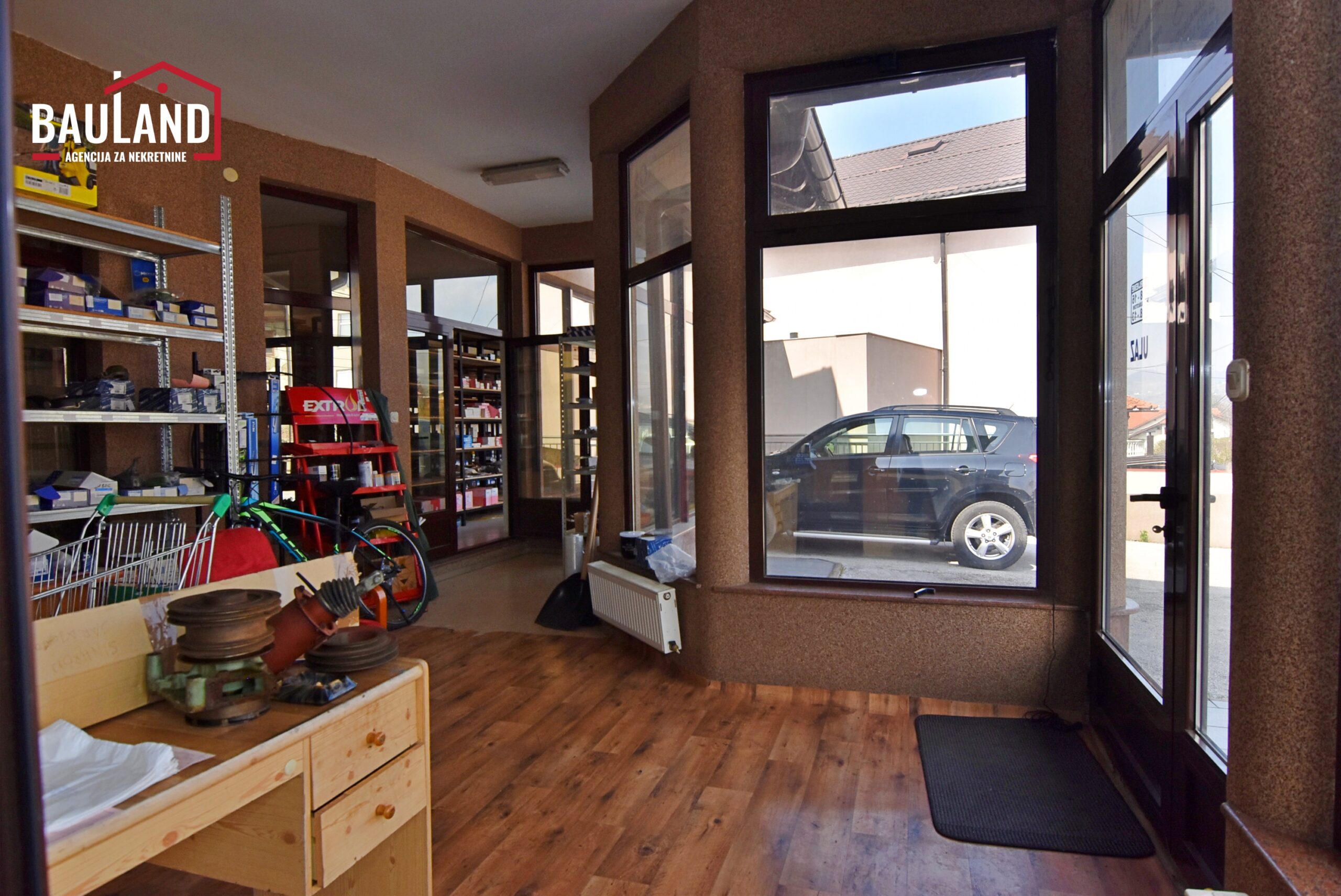 02 poslovni prostor za najam površine 220m2 u Rajlovcu u ulici Franje Kluza