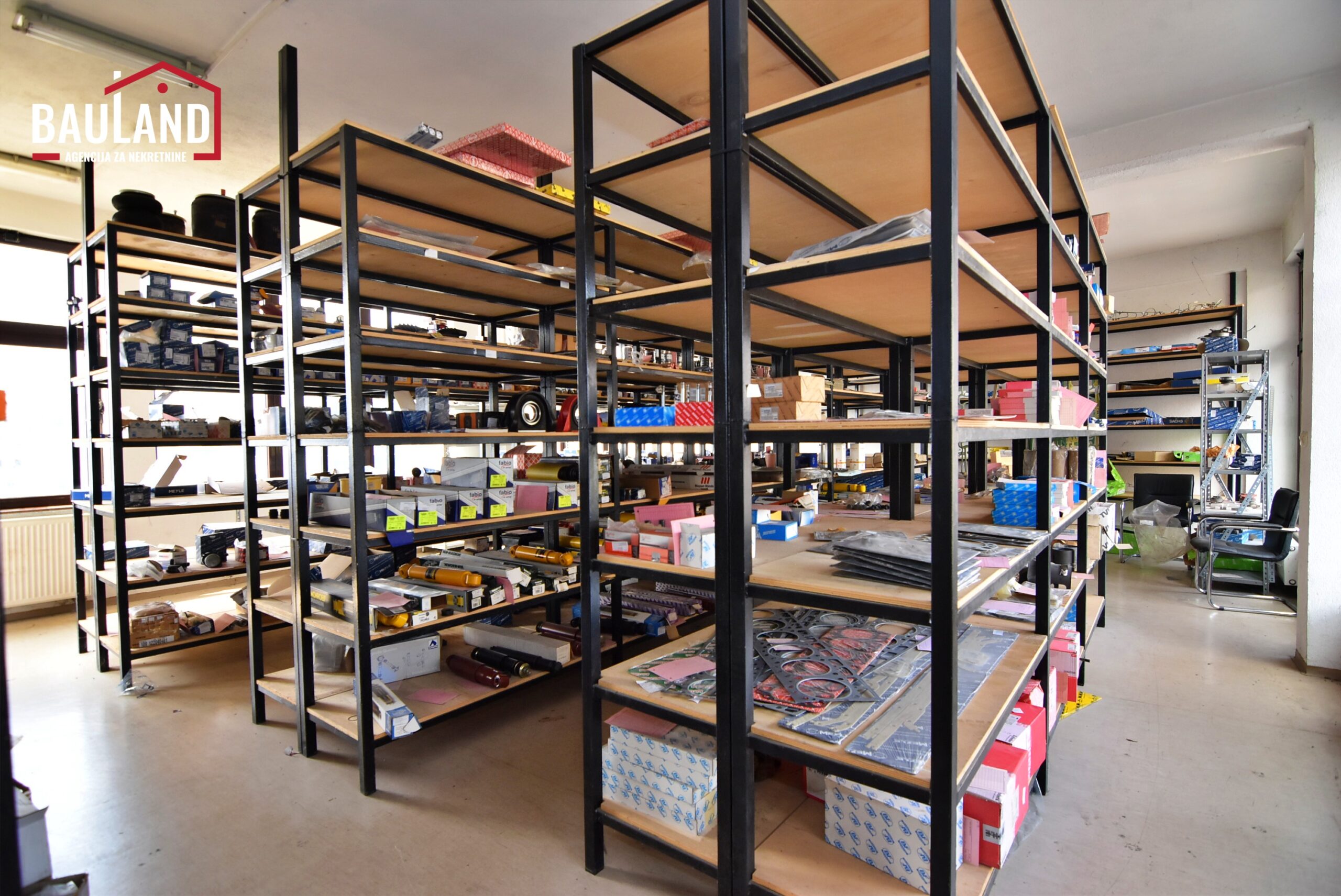 04 prodajno-skladišni poslovni prostor za najam 220m2 Rajlovac