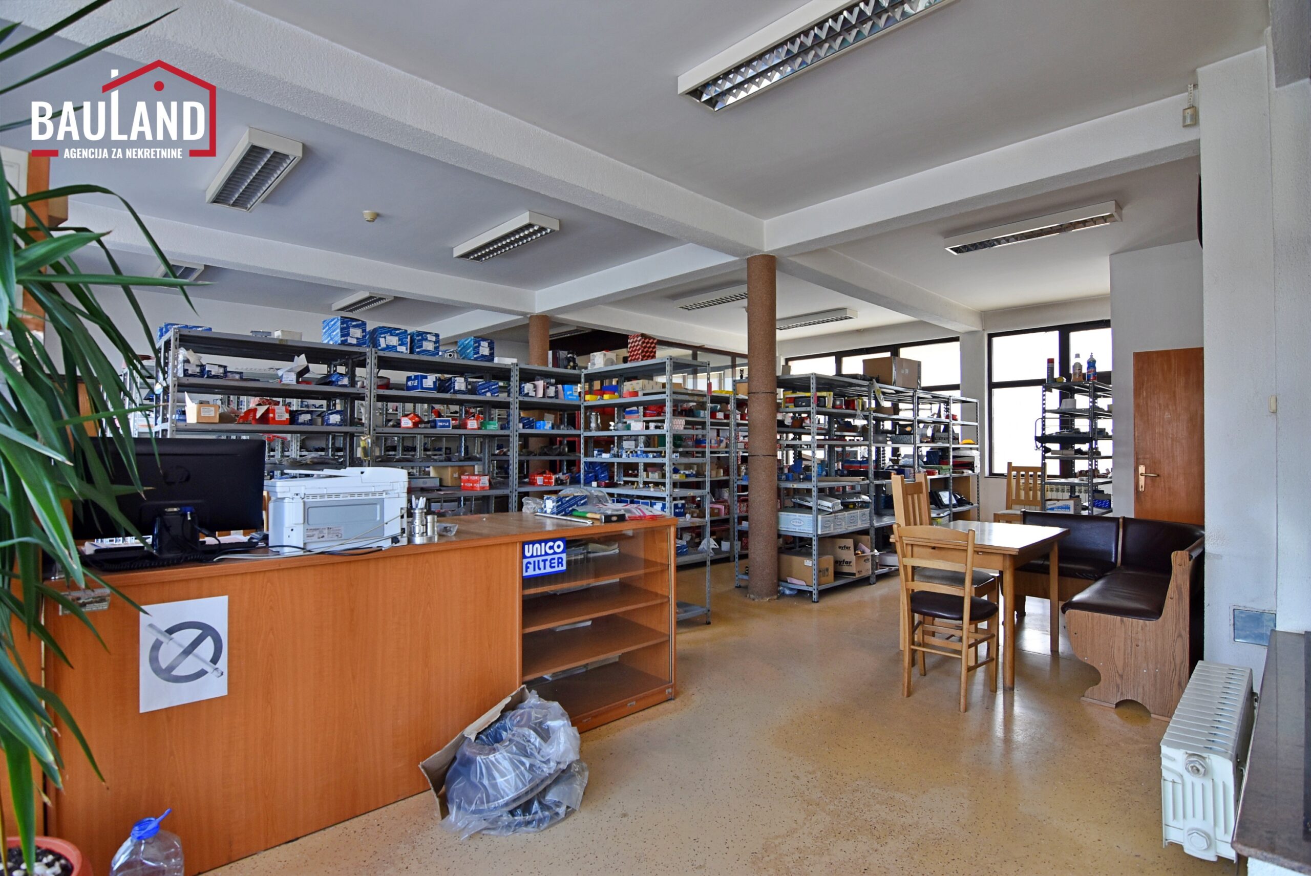 07 prodajno, skladišni kancelarijski poslovni prostor za najam 220m2 Rajlovac