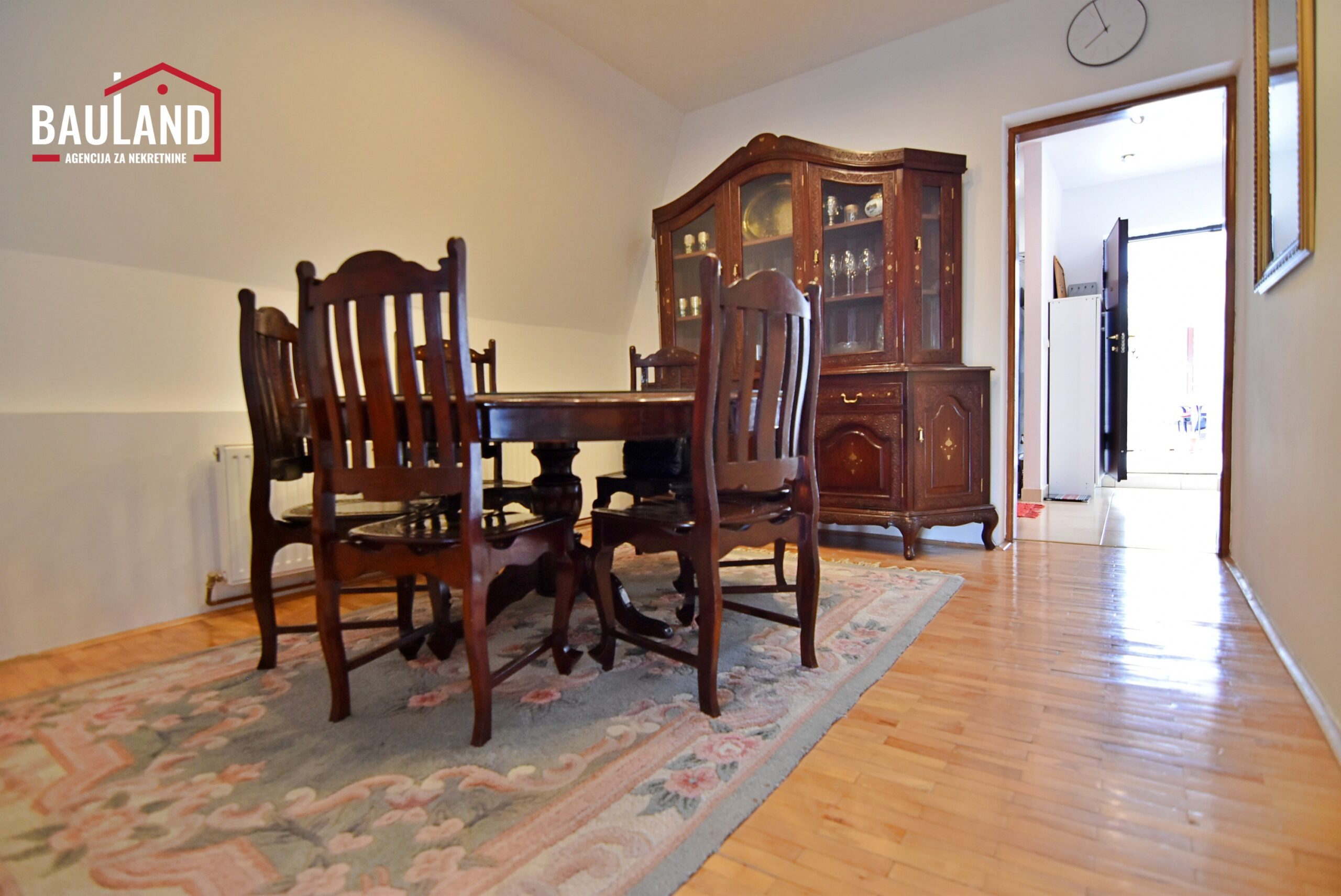 06 izdaje se na duži vremenski period sprat kuće naselje Alifakovac Stari Grad